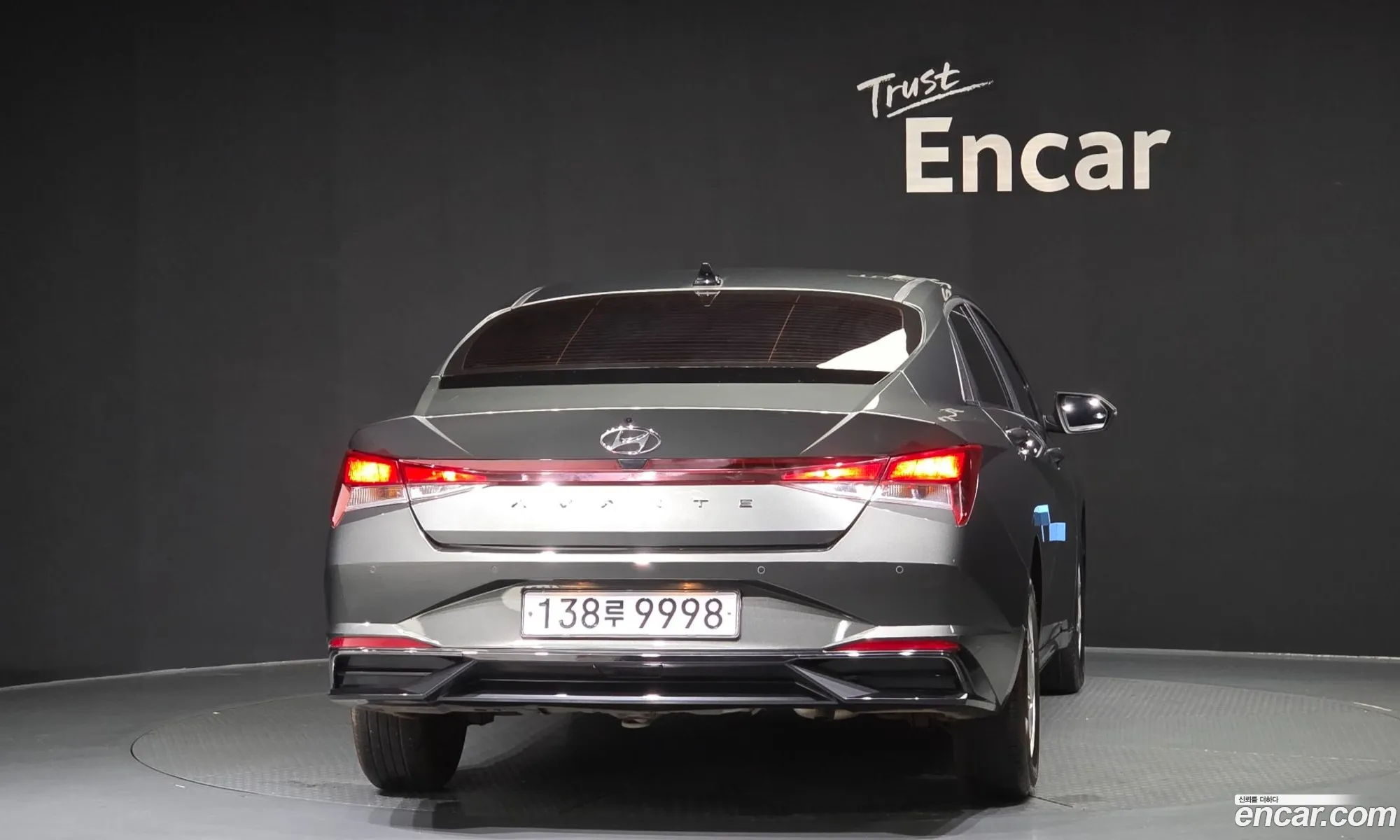 Hyundai Elantra 2022 — 24