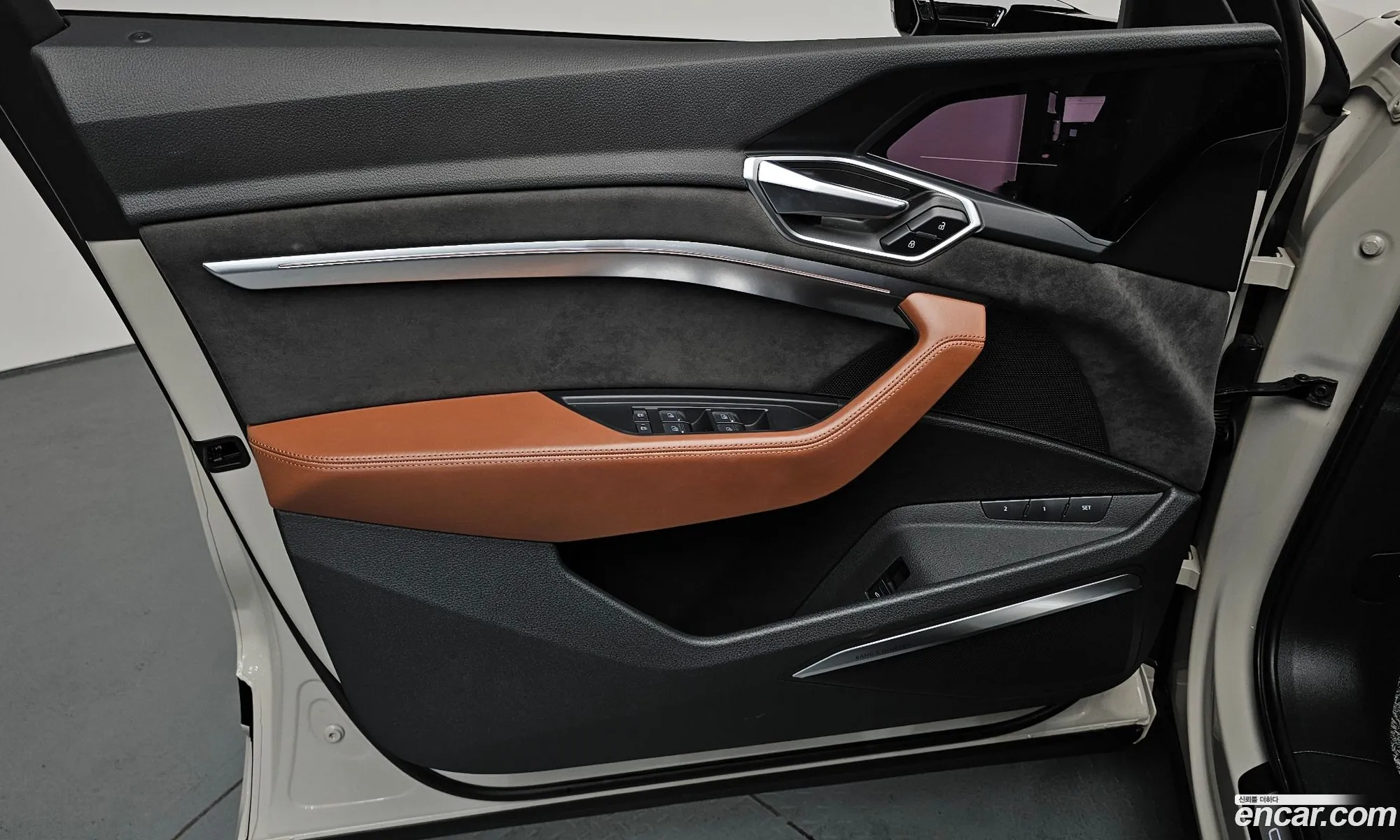 Audi e-tron 2020 WAUZZZGE7LB039595 — 3