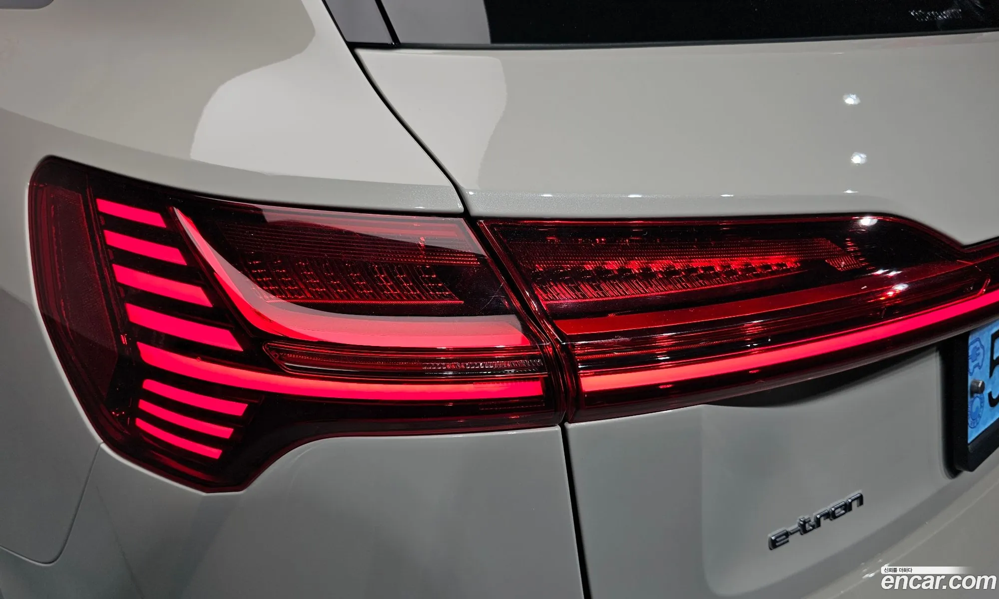 Audi e-tron 2020 WAUZZZGE7LB039595 — 10