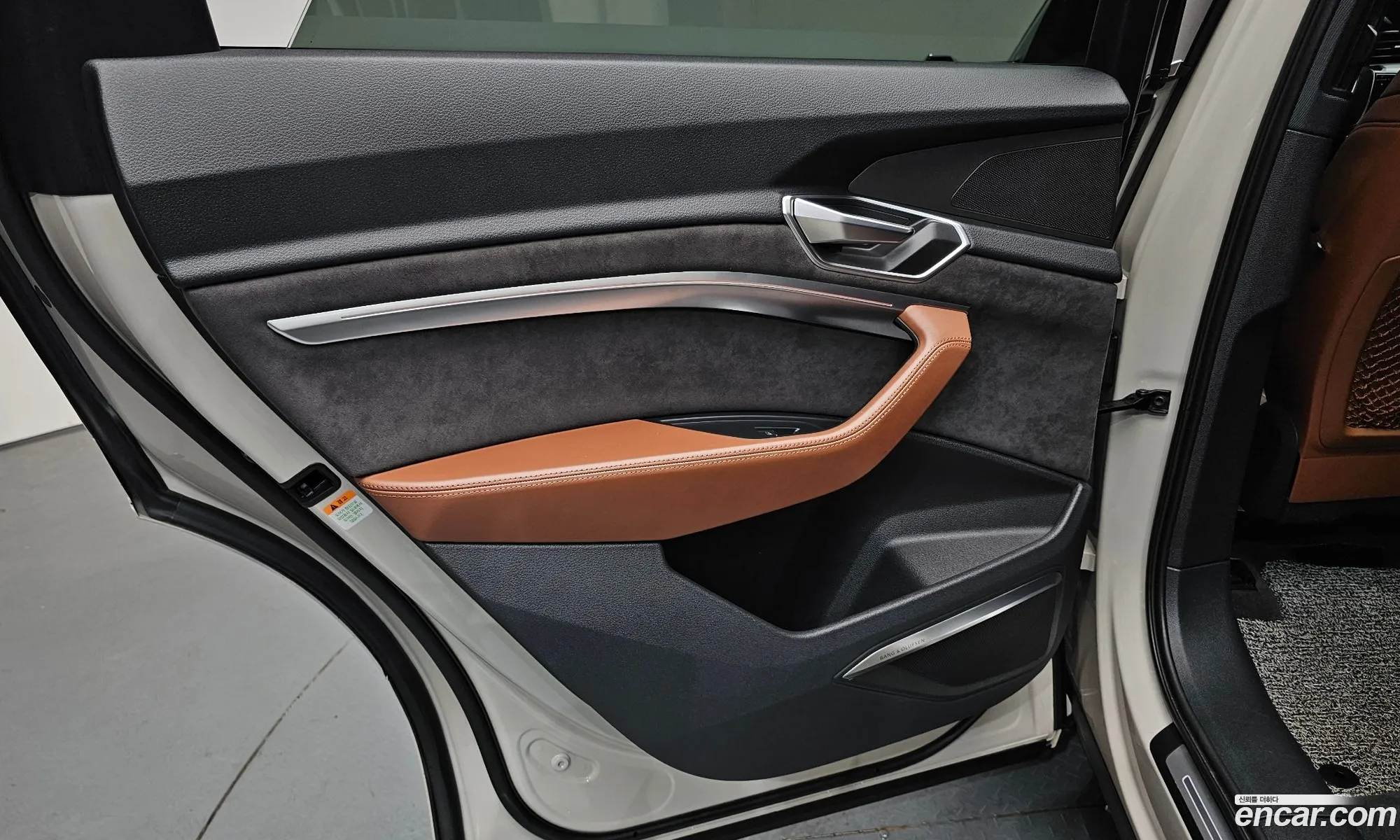 Audi e-tron 2020 WAUZZZGE7LB039595 — 11