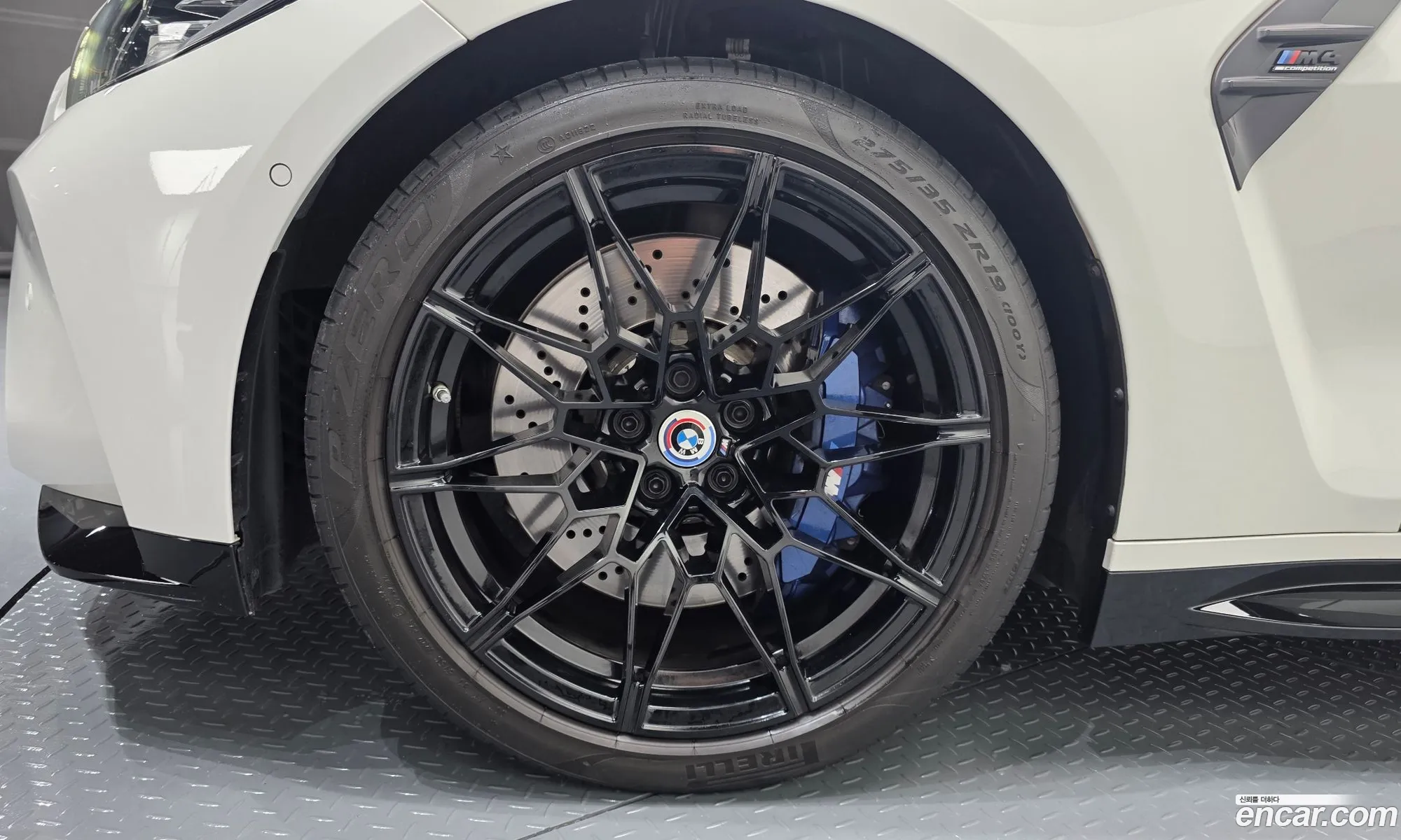 BMW M4 2023 WBS41AZ04PCL64902 — 30