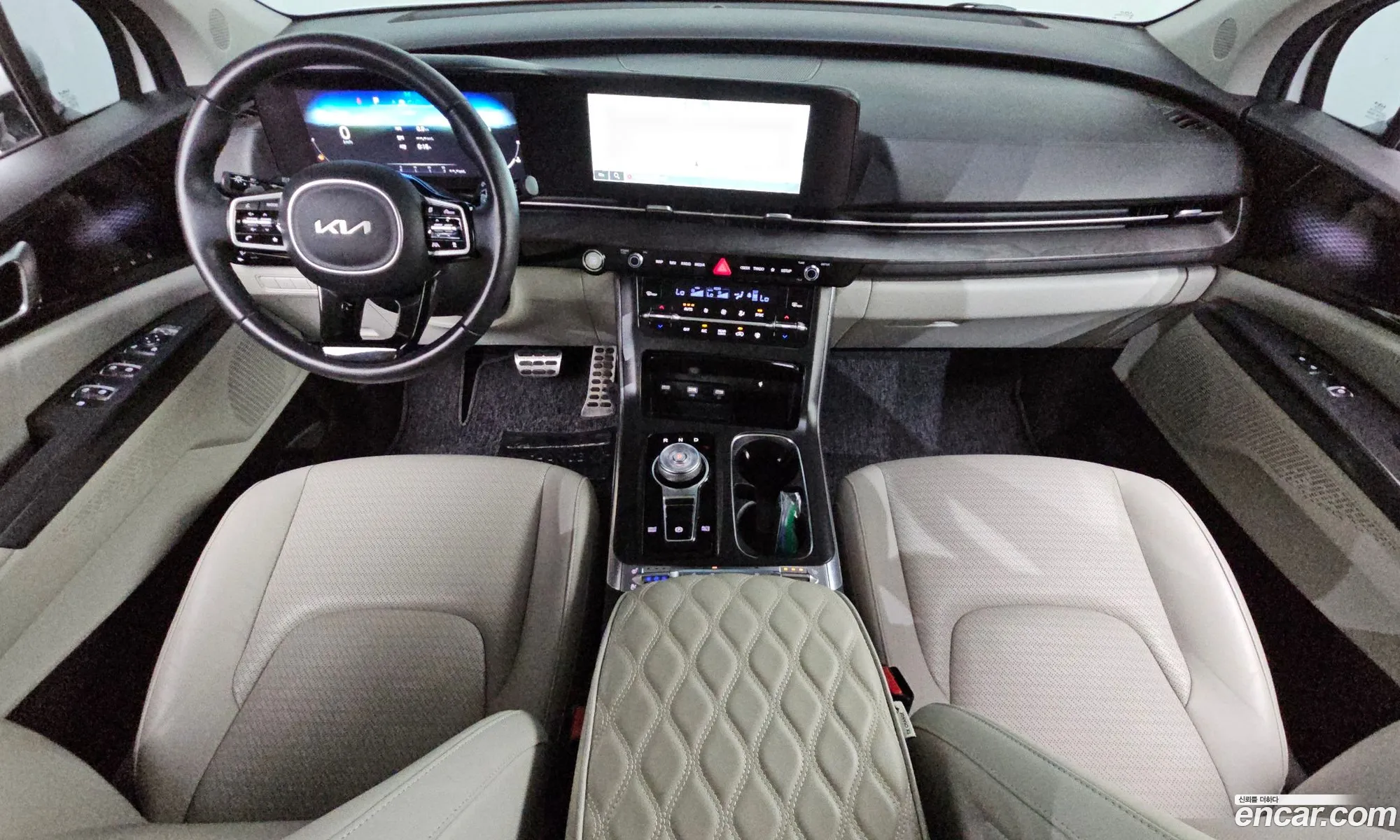 Kia Carnival 2022 KNANE81BBPS228679 — 4