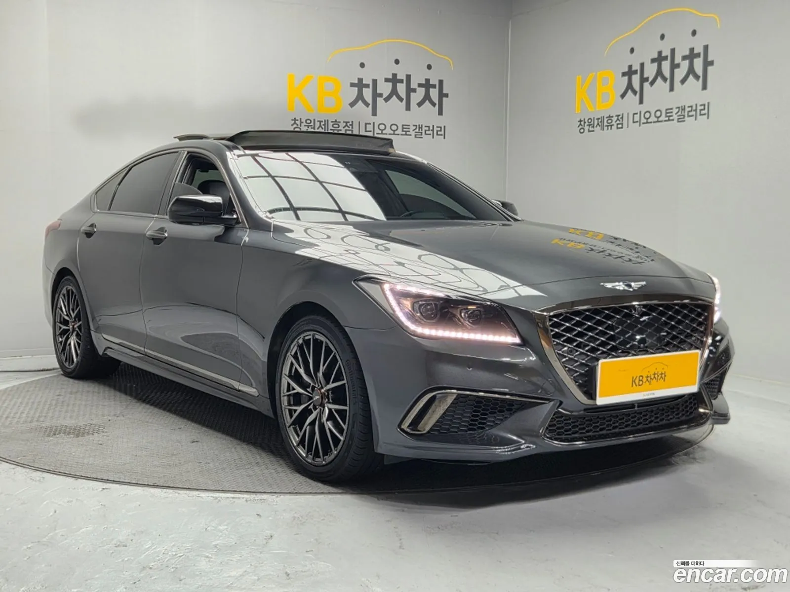Genesis G80 2017 — 12