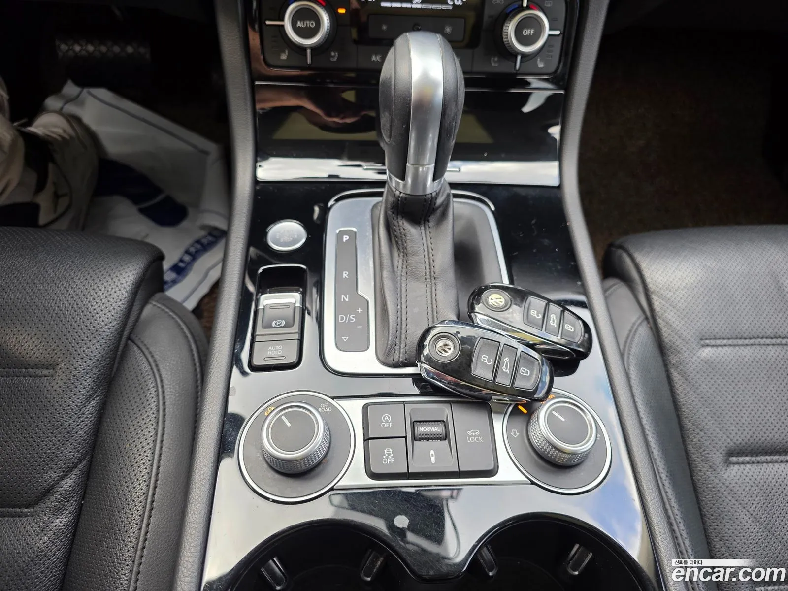 Volkswagen Touareg 2015 — 14