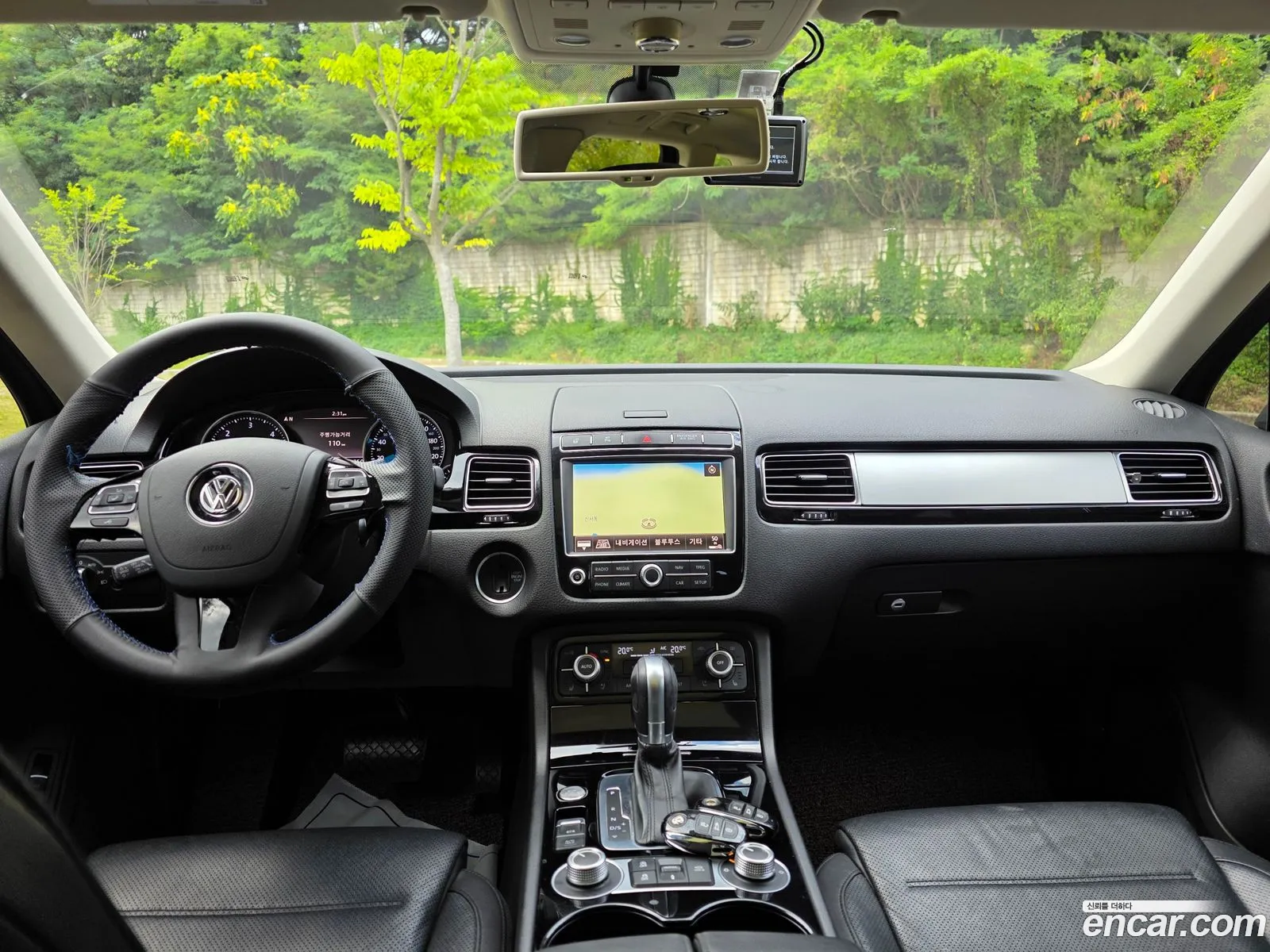Volkswagen Touareg 2015 — 13