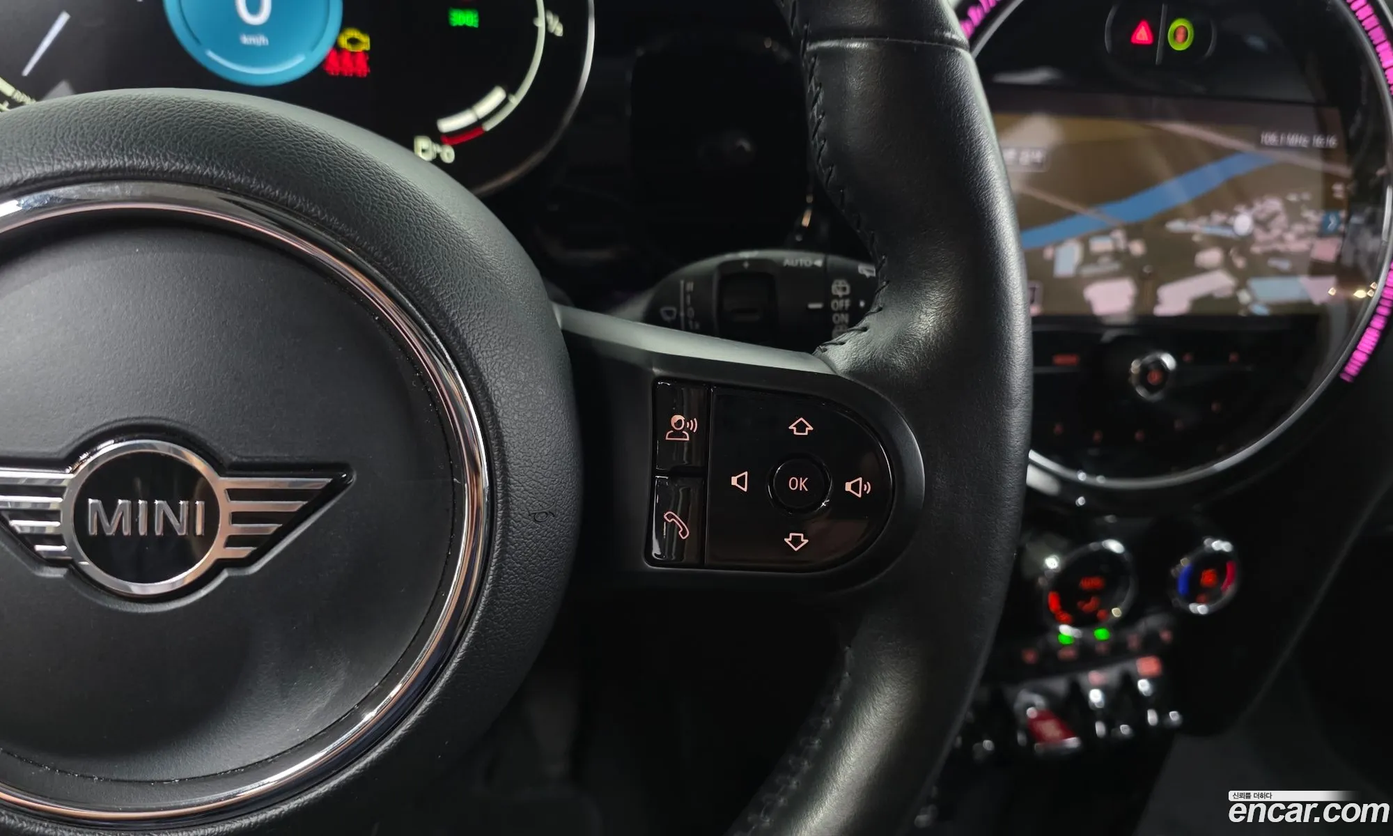 Mini Cooper S 2021 WMW61DK07N2R40669 — 34