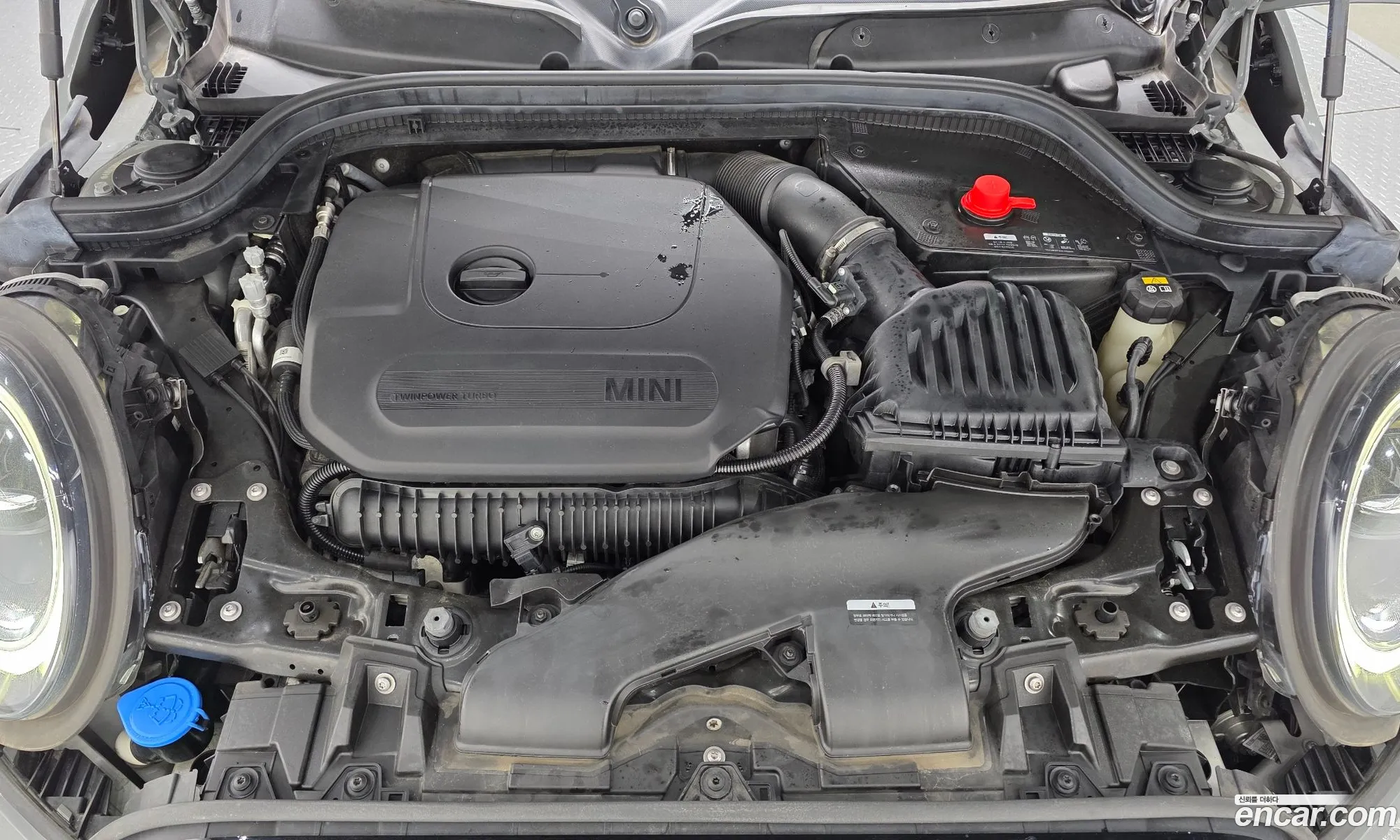 Mini Cooper S 2021 WMW61DK07N2R40669 — 16