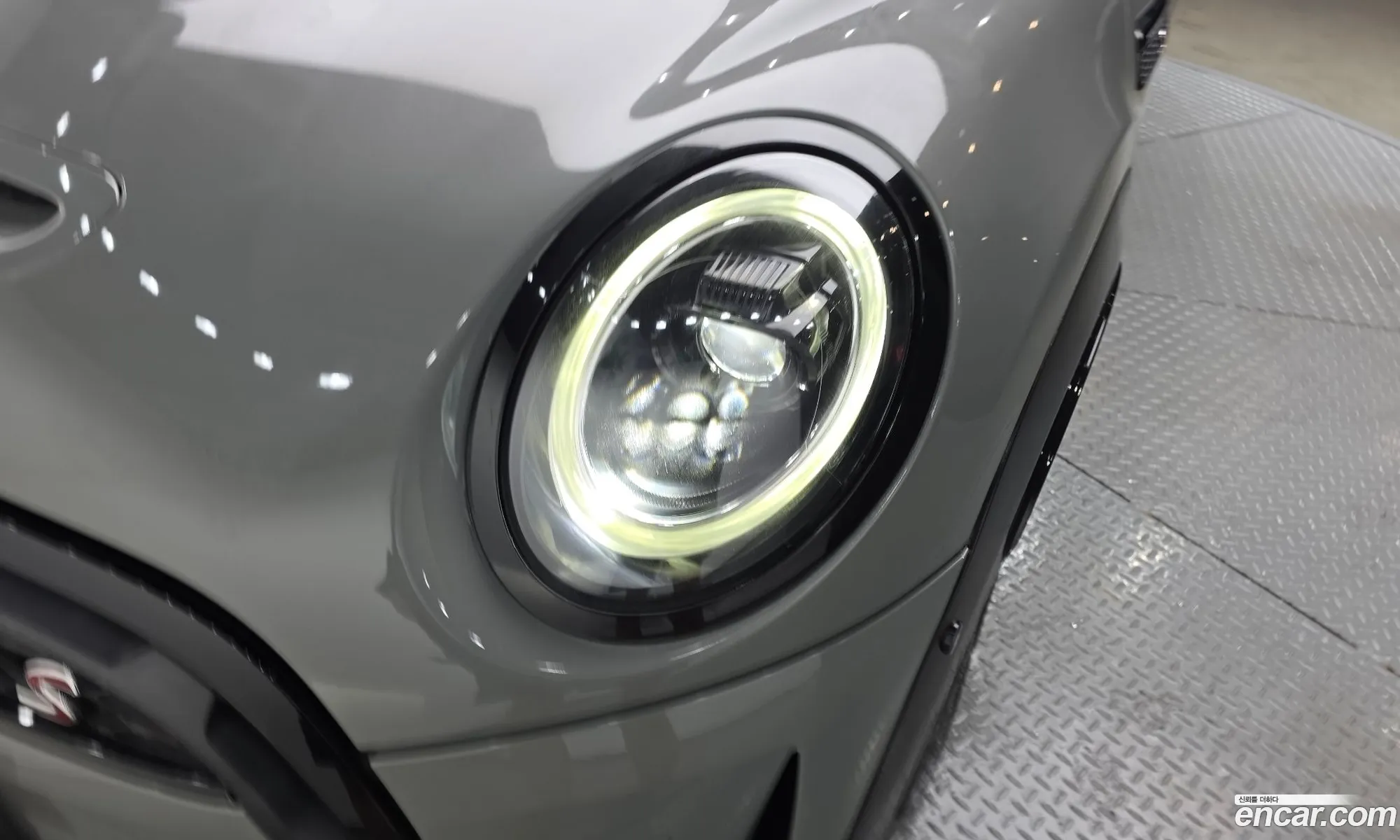 Mini Cooper S 2021 WMW61DK07N2R40669 — 17
