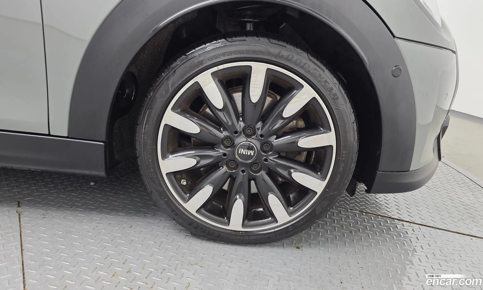 Mini Cooper S 2021 WMW61DK07N2R40669 — 29