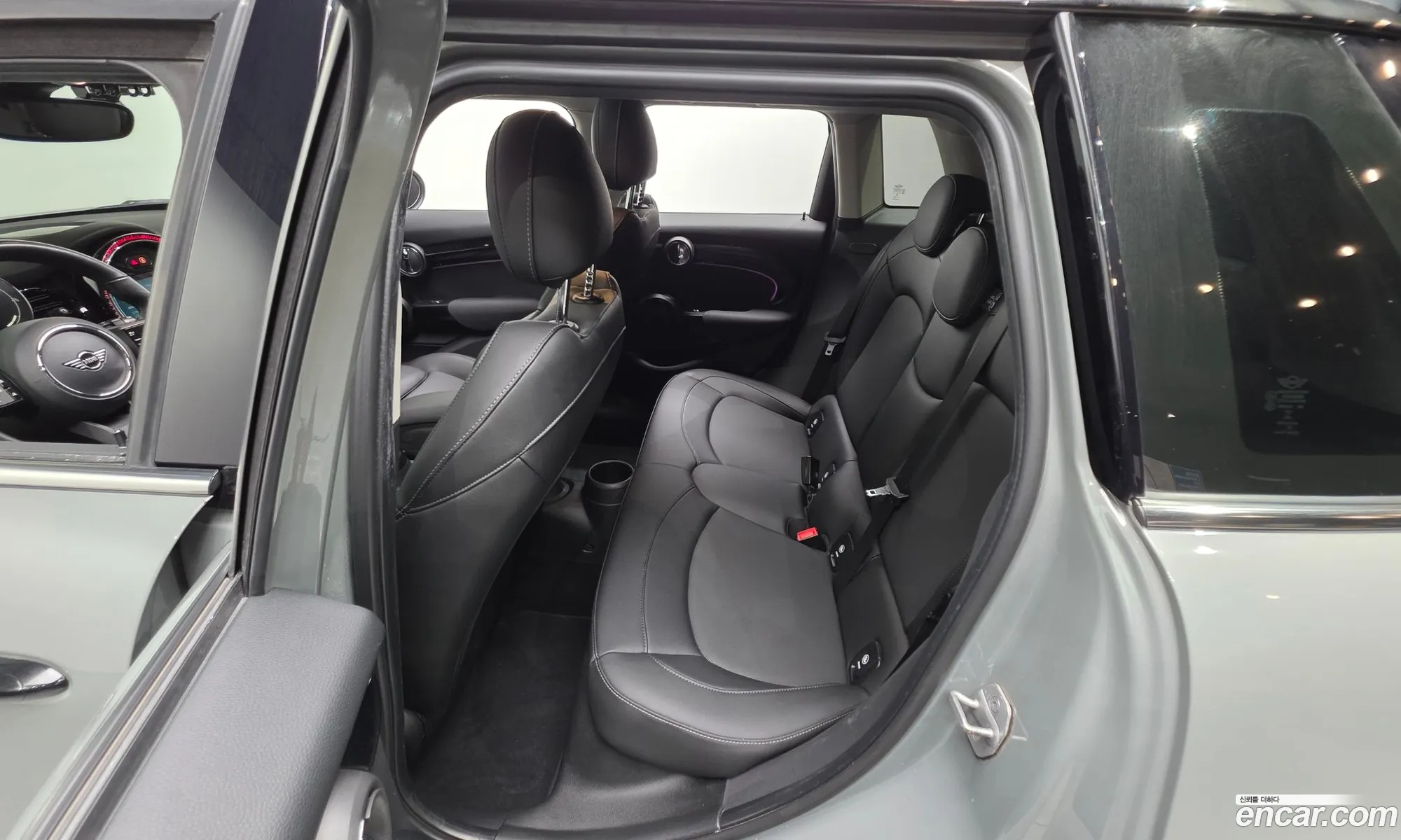 Mini Cooper S 2021 WMW61DK07N2R40669 — 26