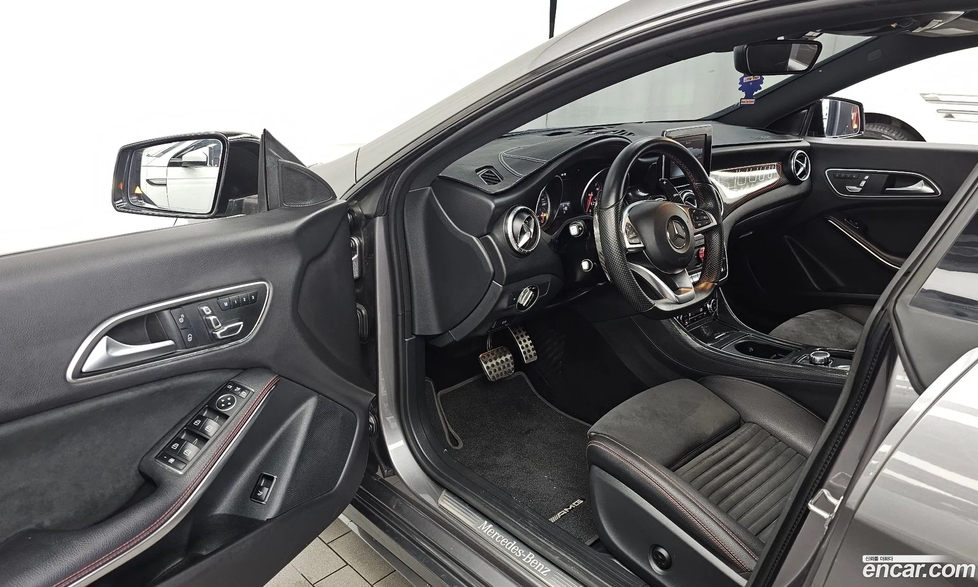 Mercedes-Benz CLA-Class C117 2018 — 18