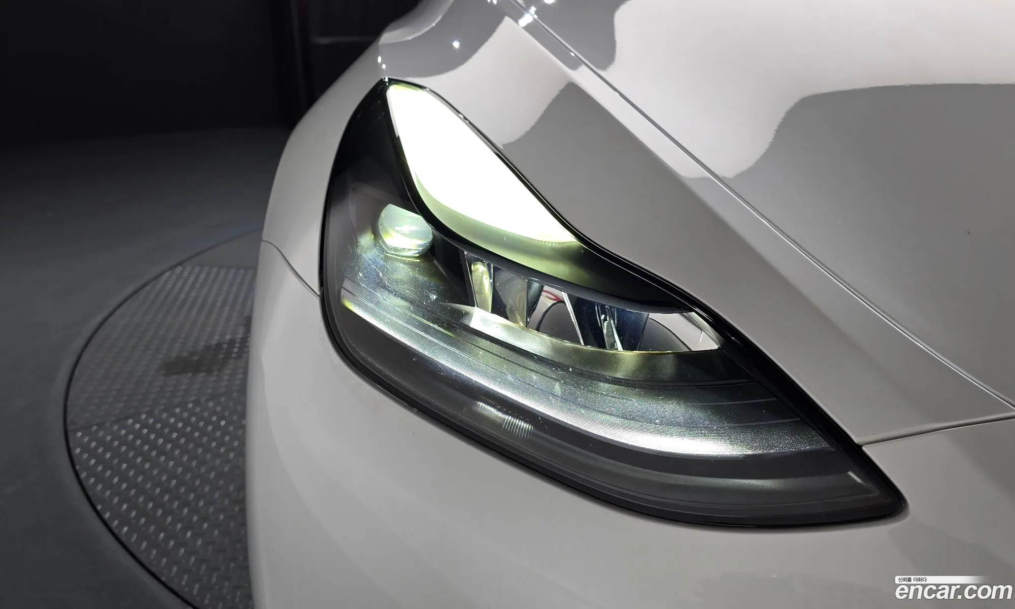 Tesla Model Y 2024 LRWYGCFS0RC424232 — 27