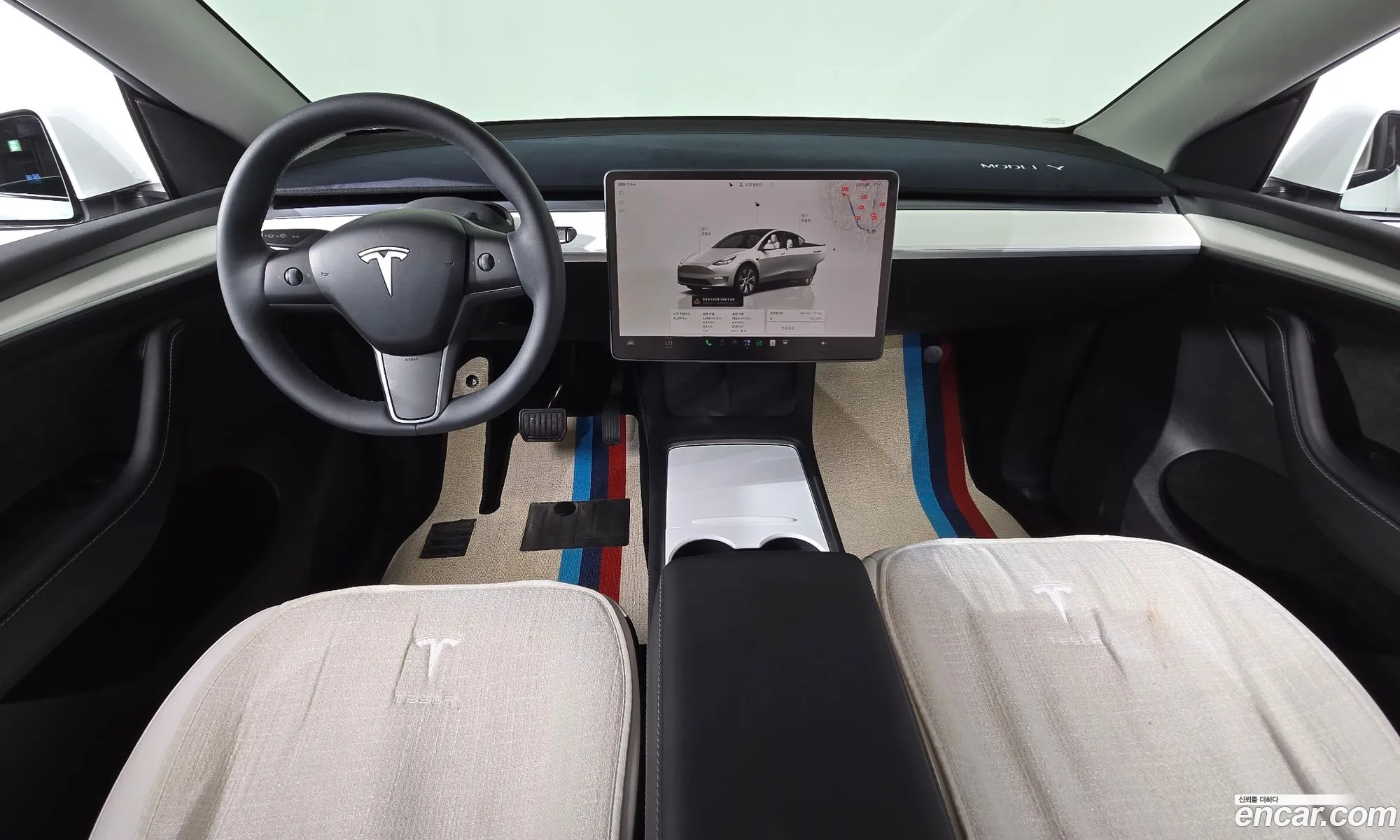 Tesla Model Y 2024 LRWYGCFS0RC424232 — 29