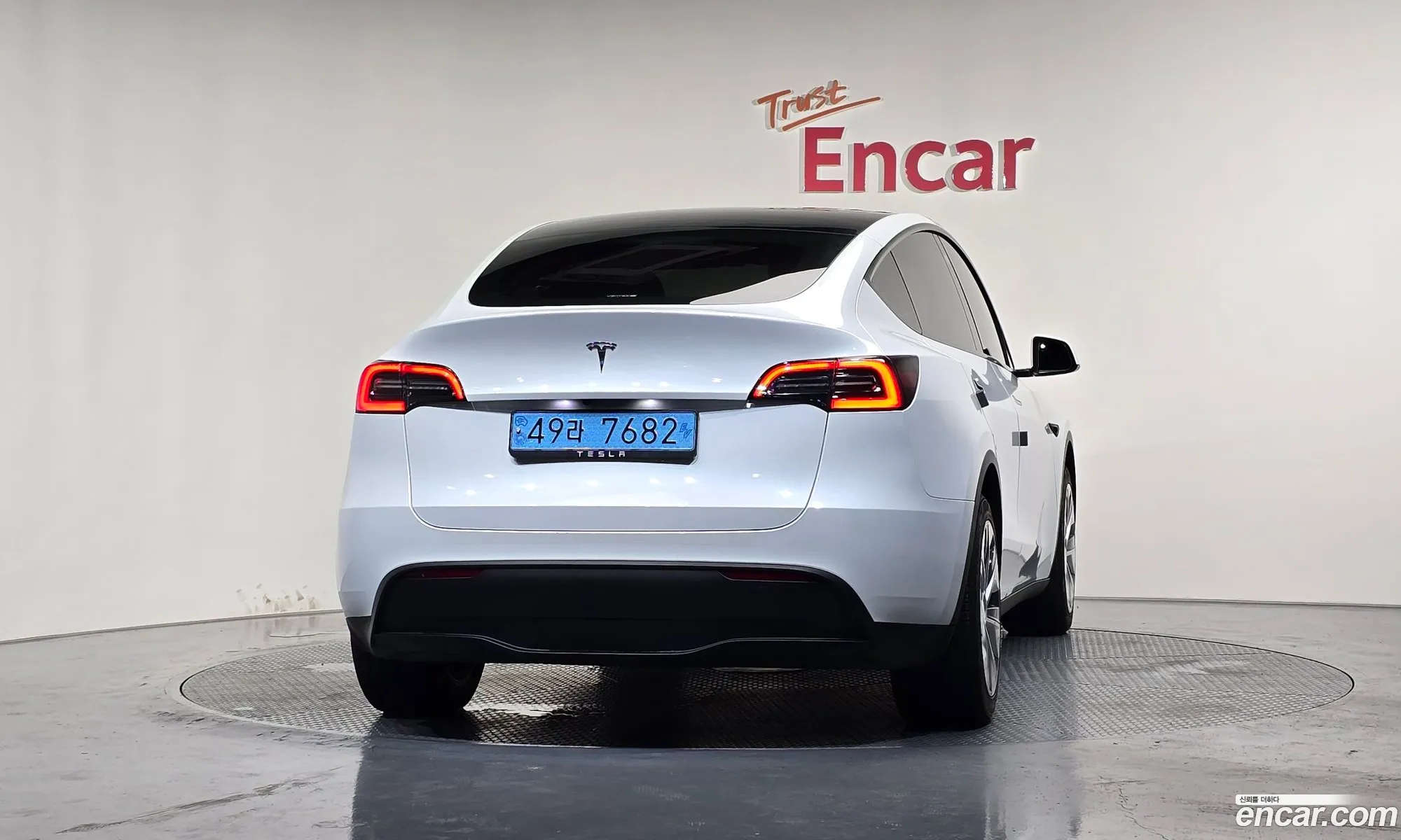 Tesla Model Y 2024 LRWYGCFS0RC424232 — 28
