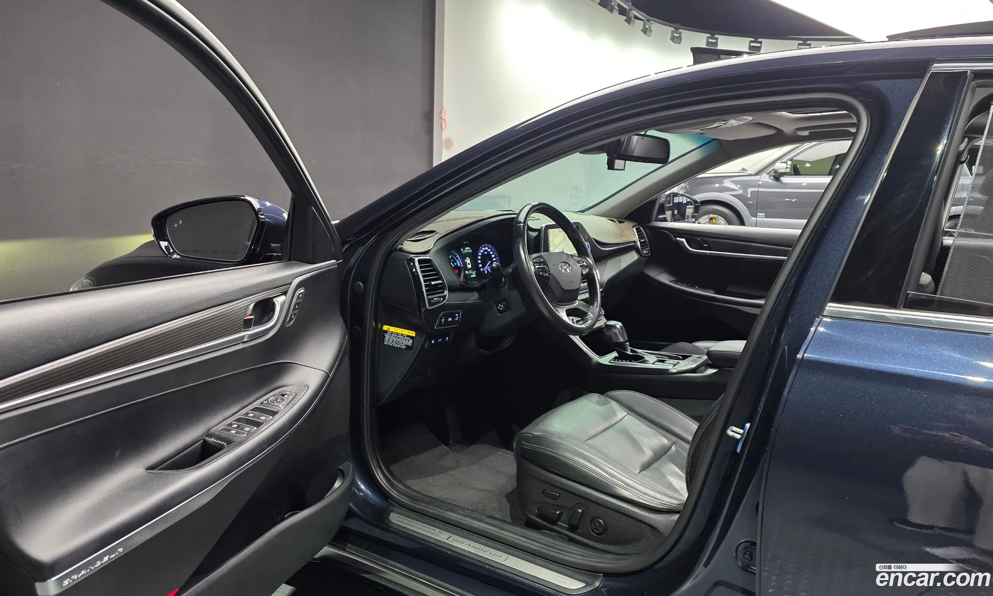 Hyundai Grandeur IG Hybrid 2017 — 2