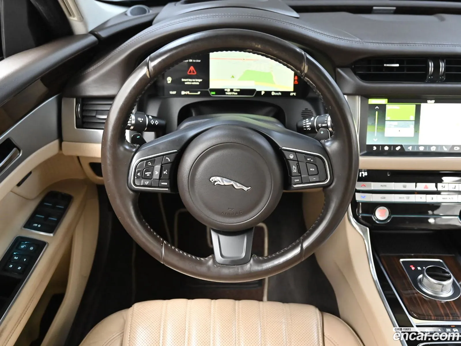 Jaguar XF 2016 — 18