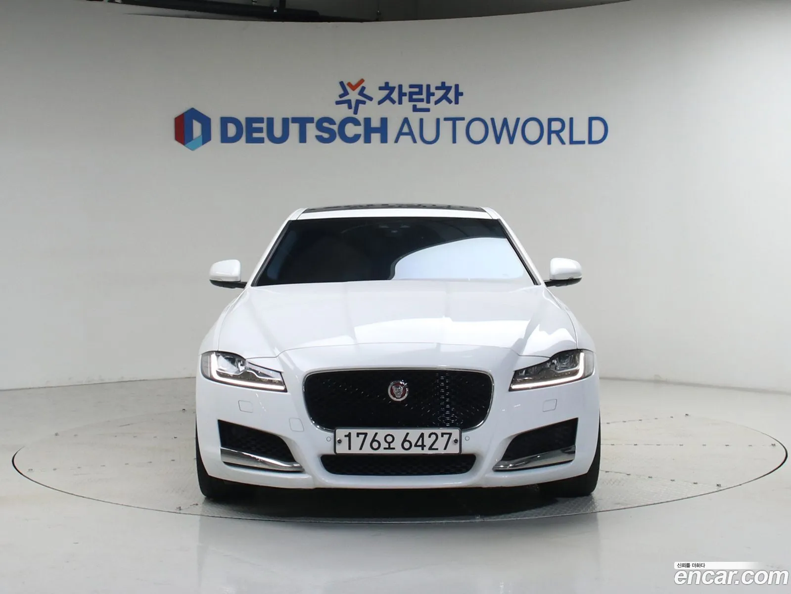 Jaguar XF 2016 — 16