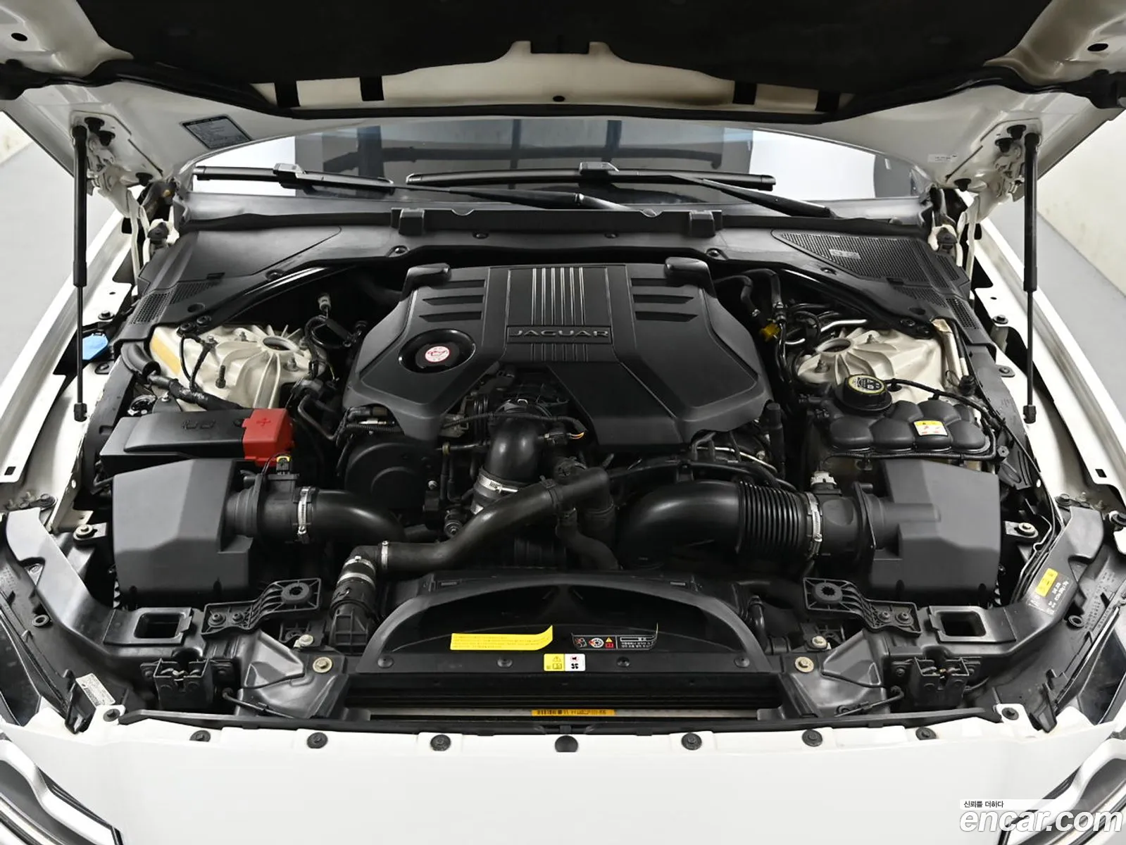 Jaguar XF 2016 — 8