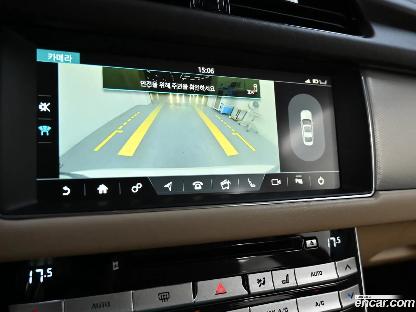 Jaguar XF 2016 — 12