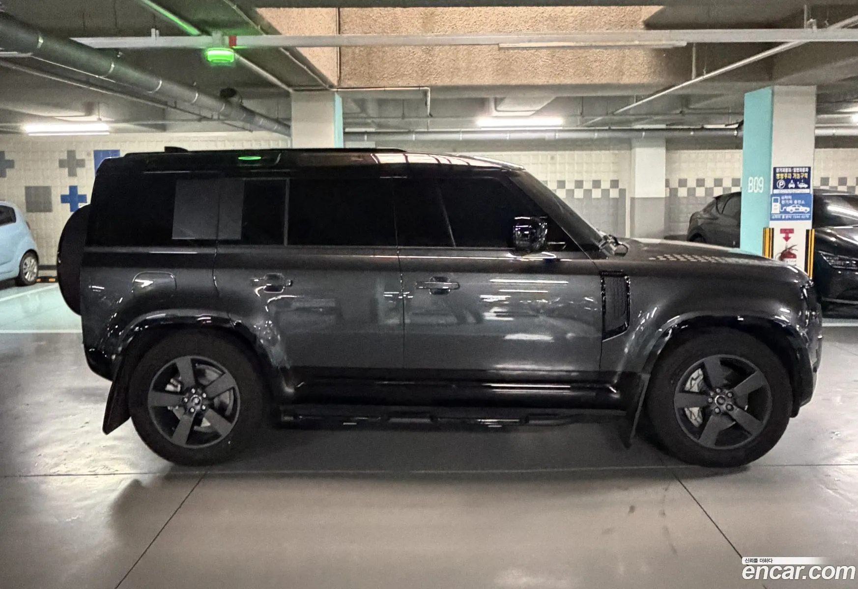 Land Rover Defender 2025 — 4