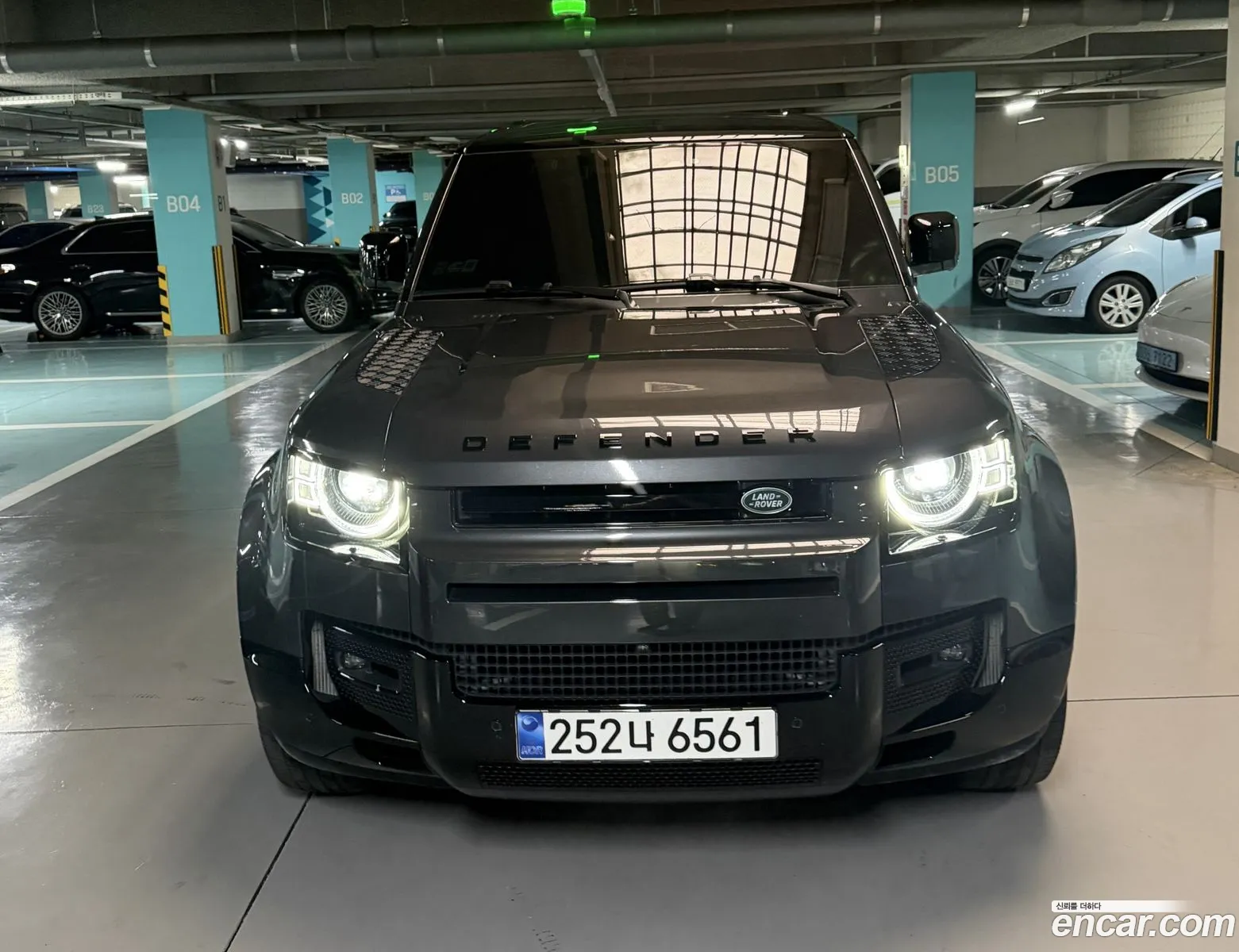 Land Rover Defender 2025 — 12