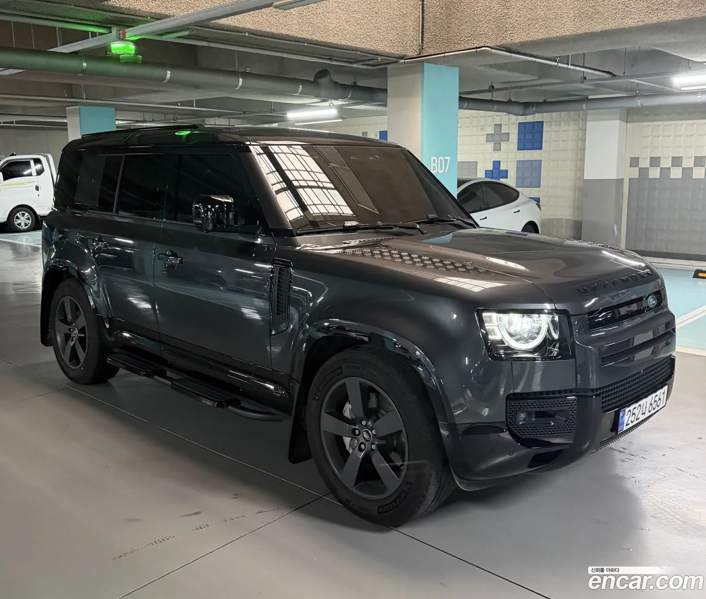 Land Rover Defender 2025 — 10
