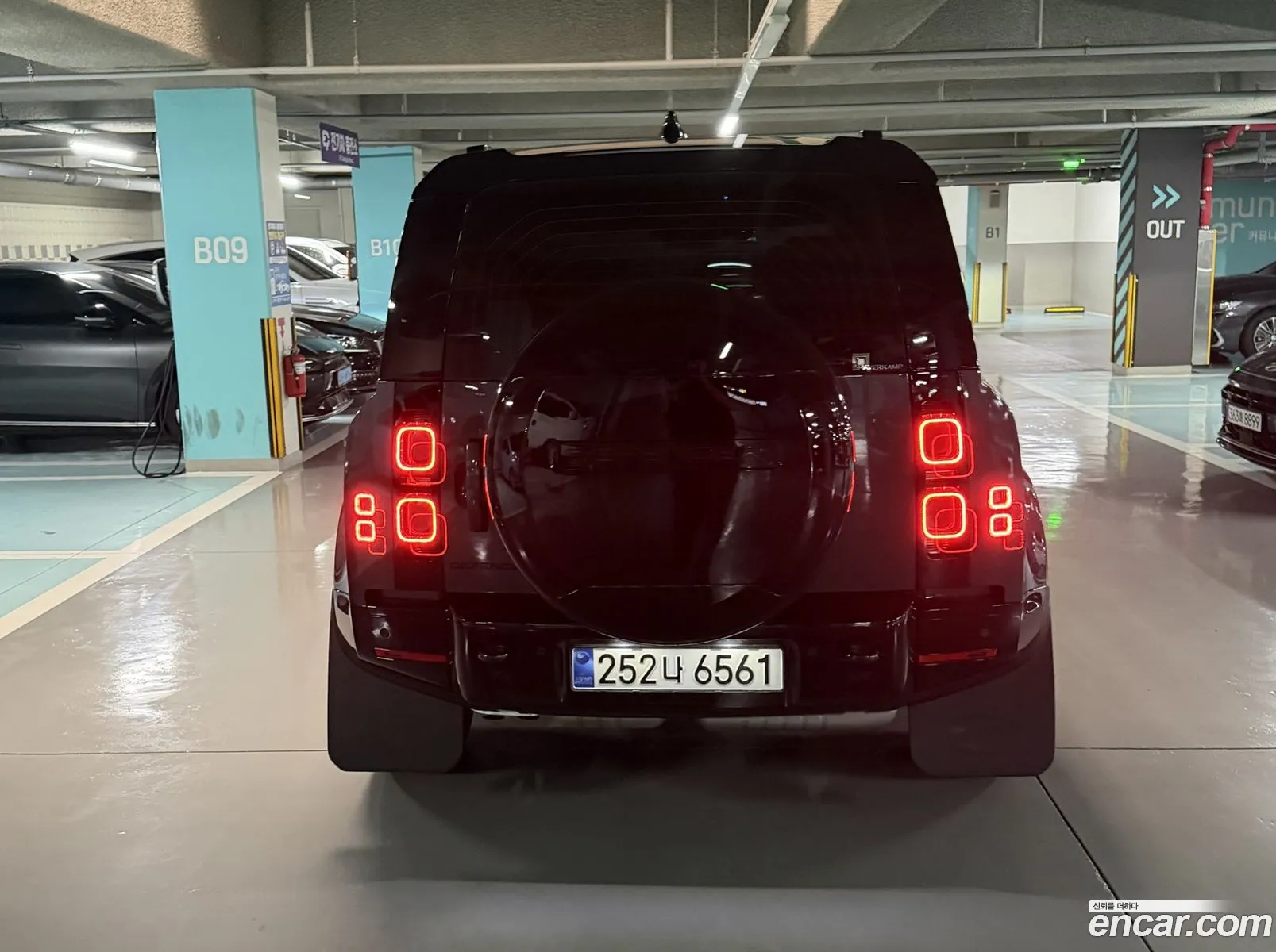 Land Rover Defender 2025 — 9