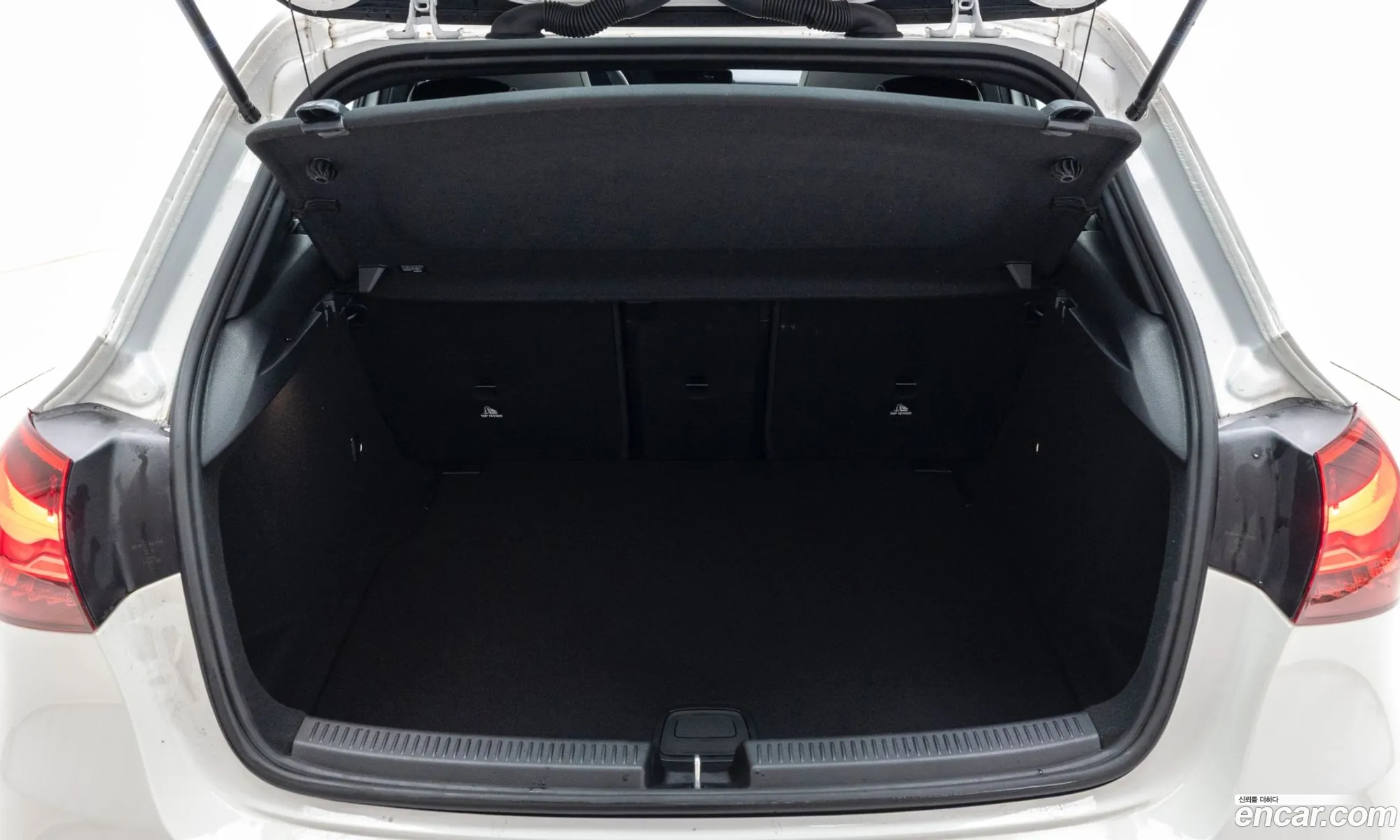Mercedes-Benz A-Class W177 2025 — 9