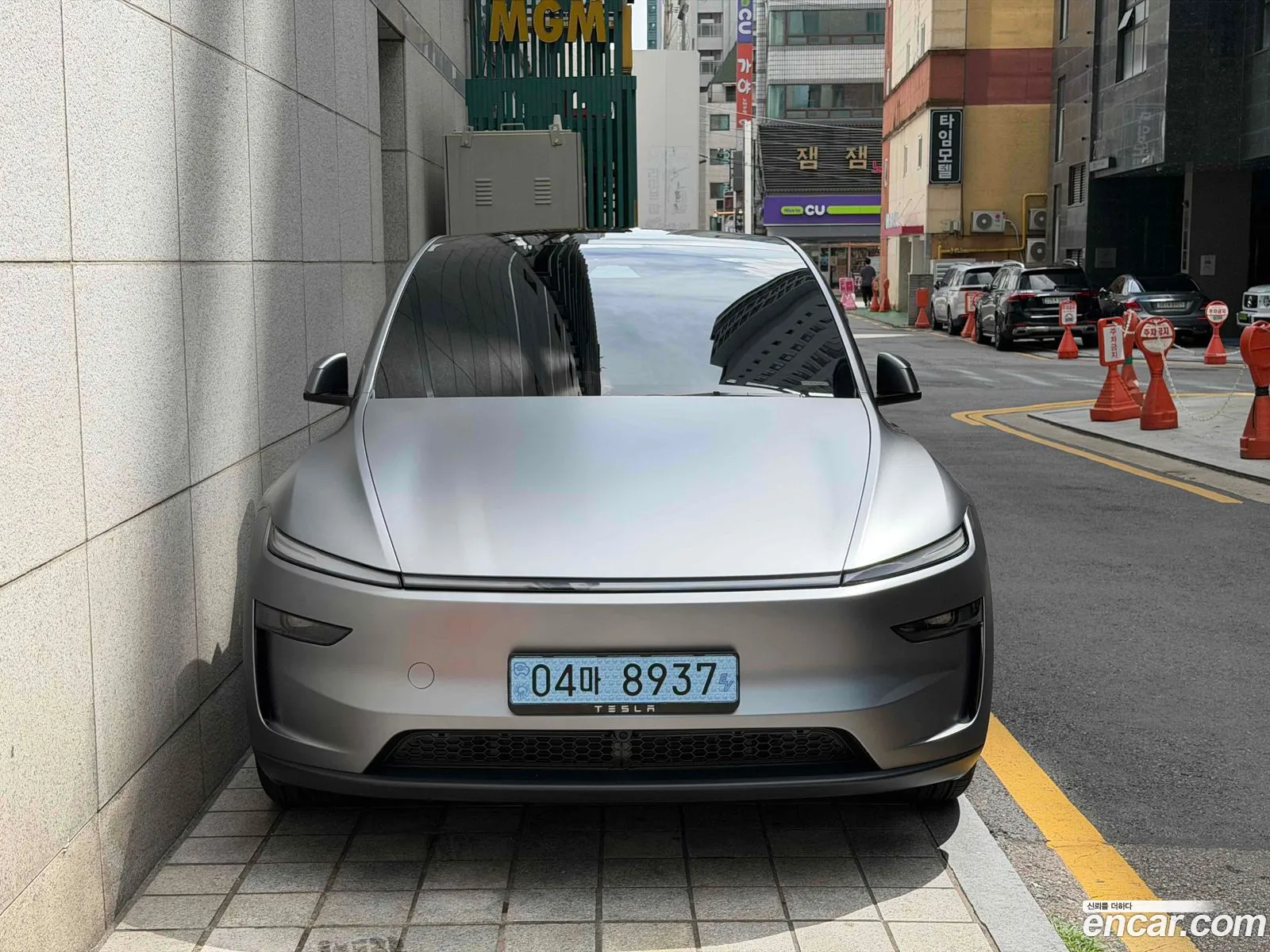 Tesla Model Y 2026 — 9