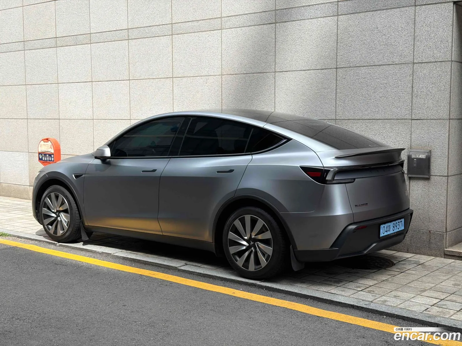 Tesla Model Y 2026 — 7