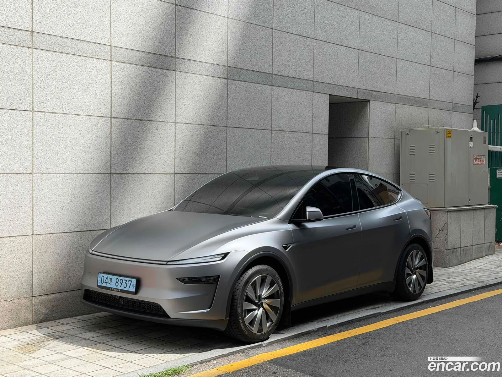 Tesla Model Y 2026 — 11