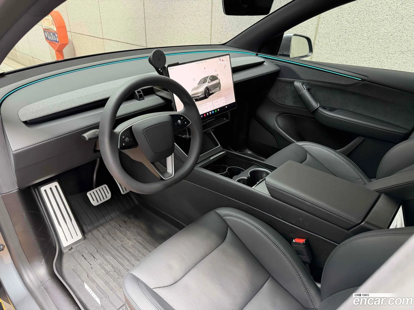 Tesla Model Y 2026 — 3