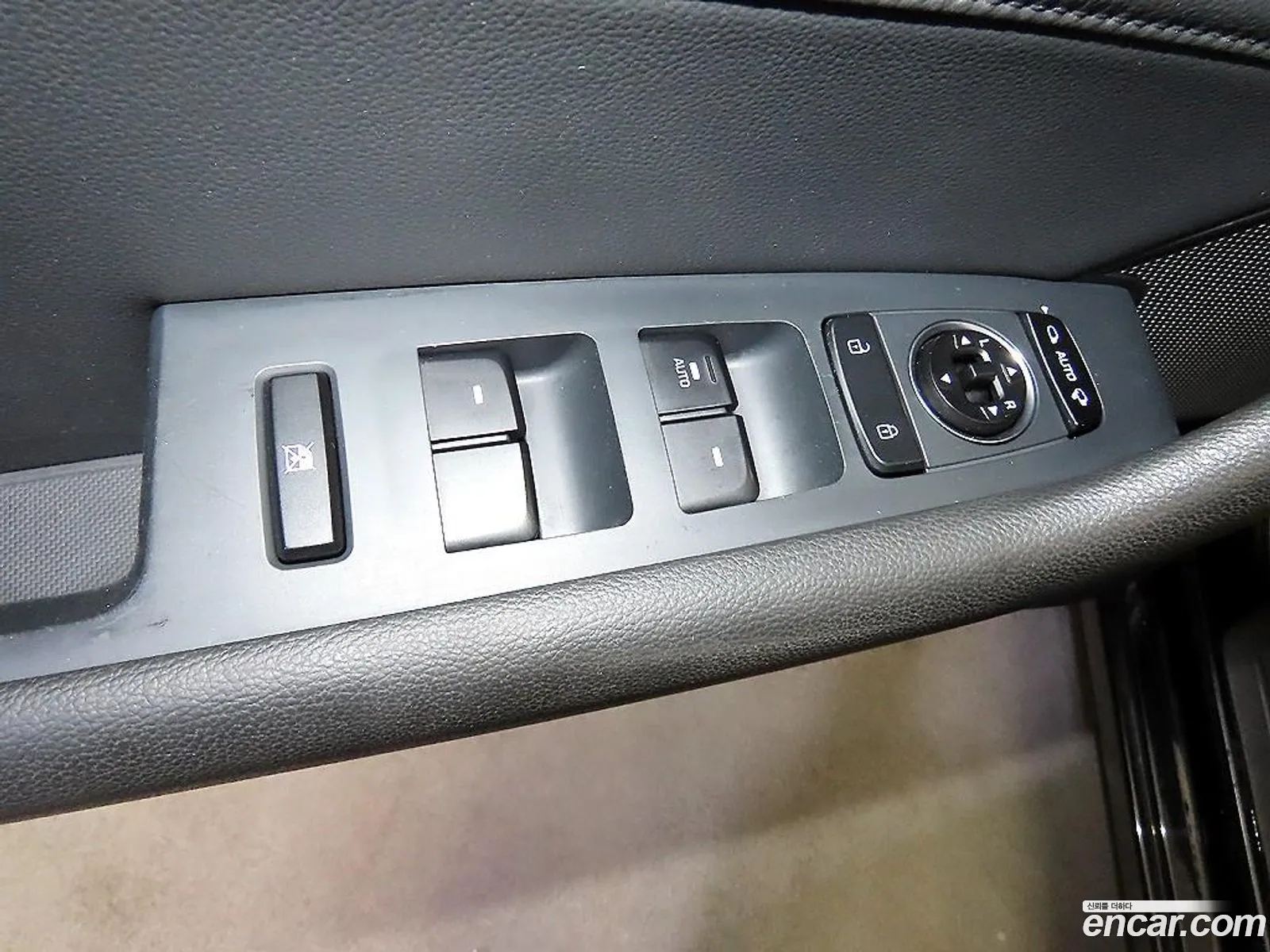 Hyundai LF Sonata 2015 — 3