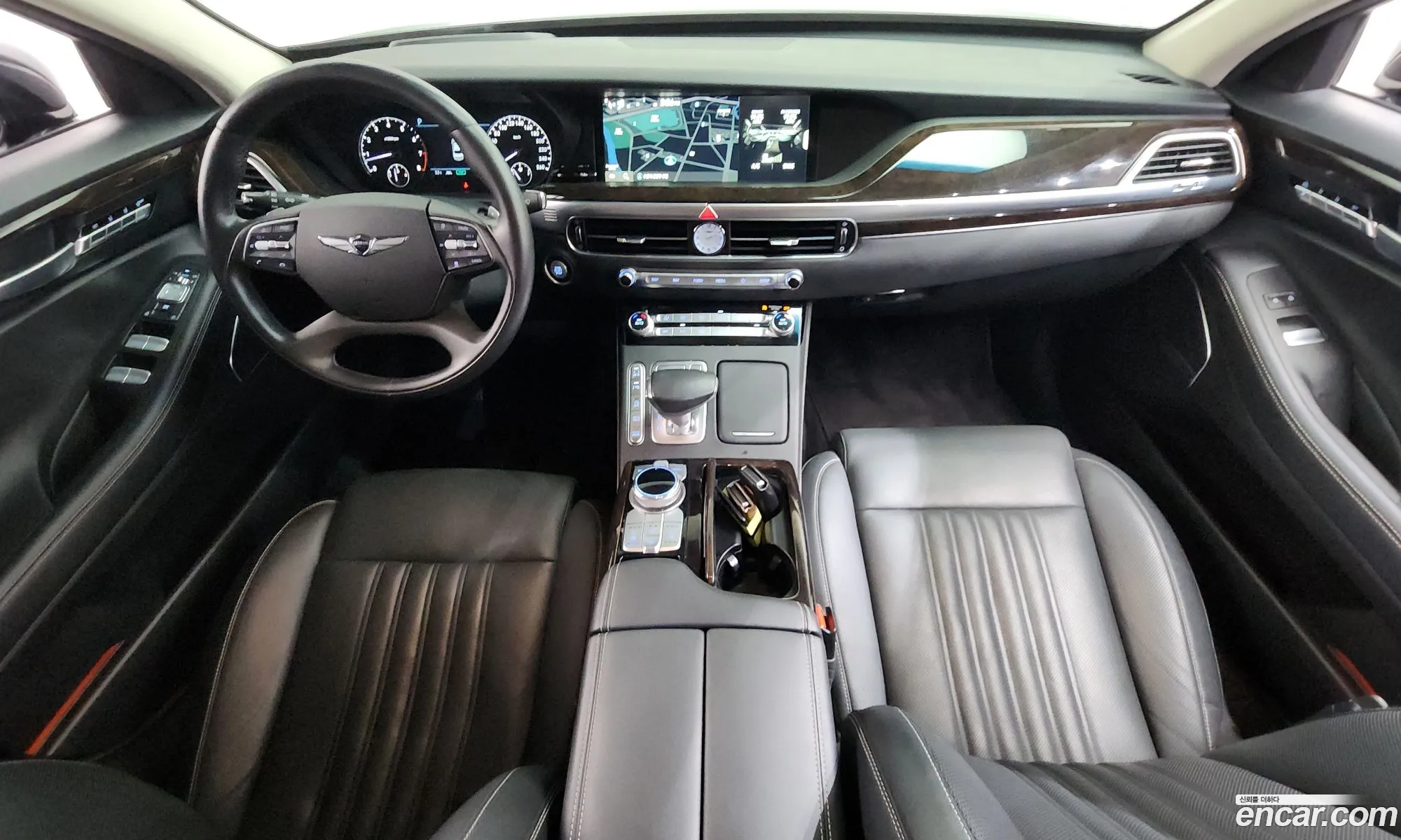 Genesis G90 2020 KMHG141DDLU081097 — 4