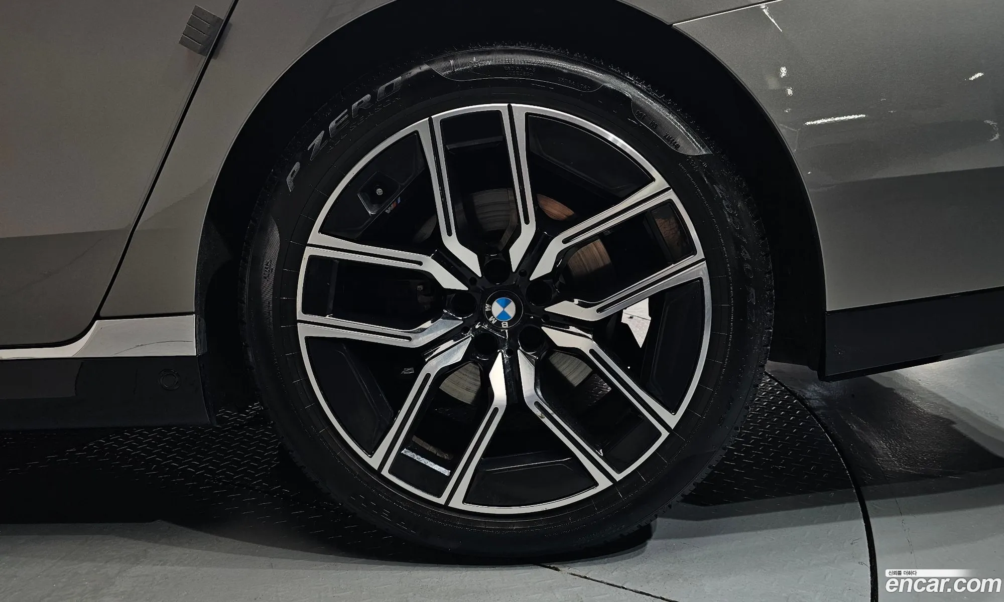 BMW 7 Series 2023 — 10