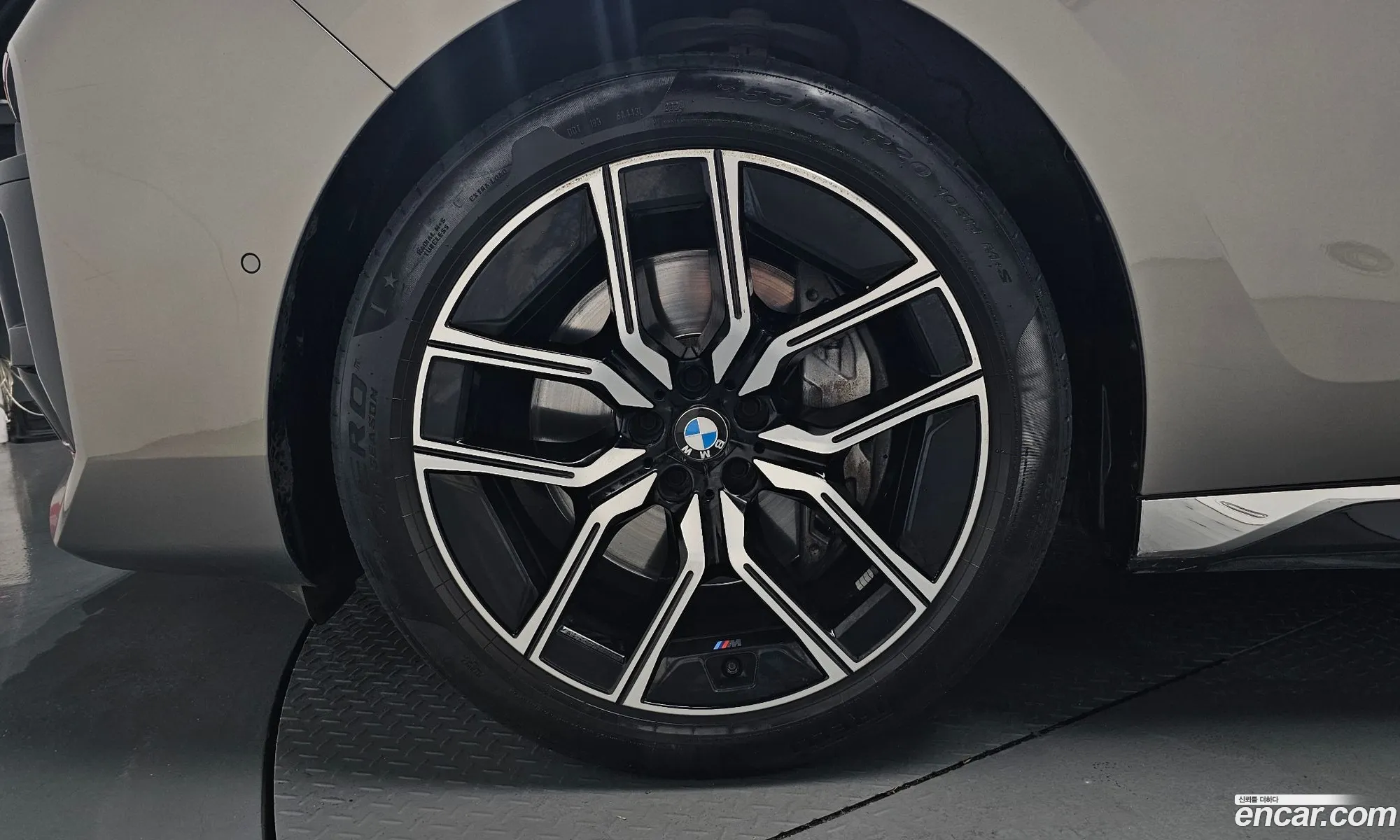 BMW 7 Series 2023 — 19