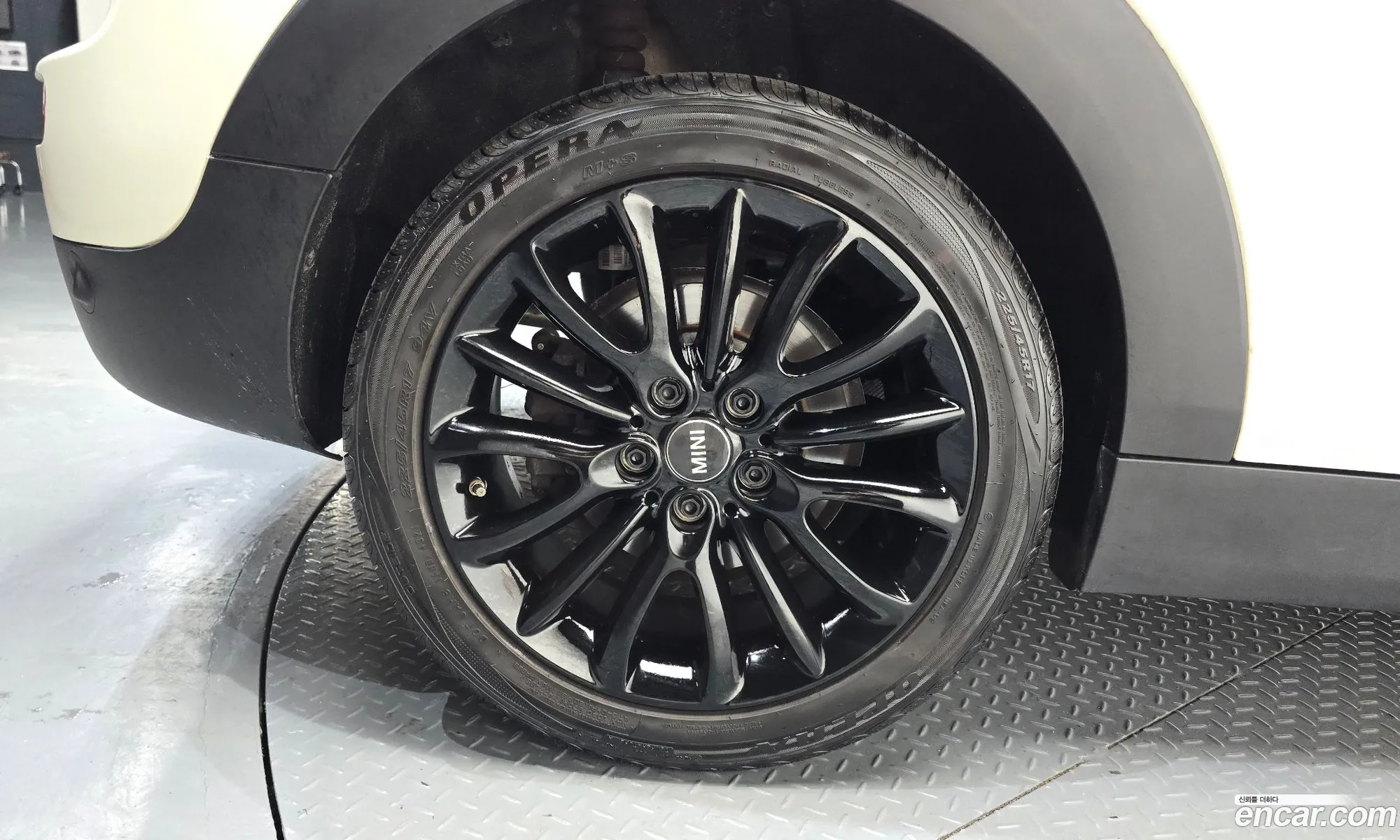 Mini Cooper Clubman 2019 — 17