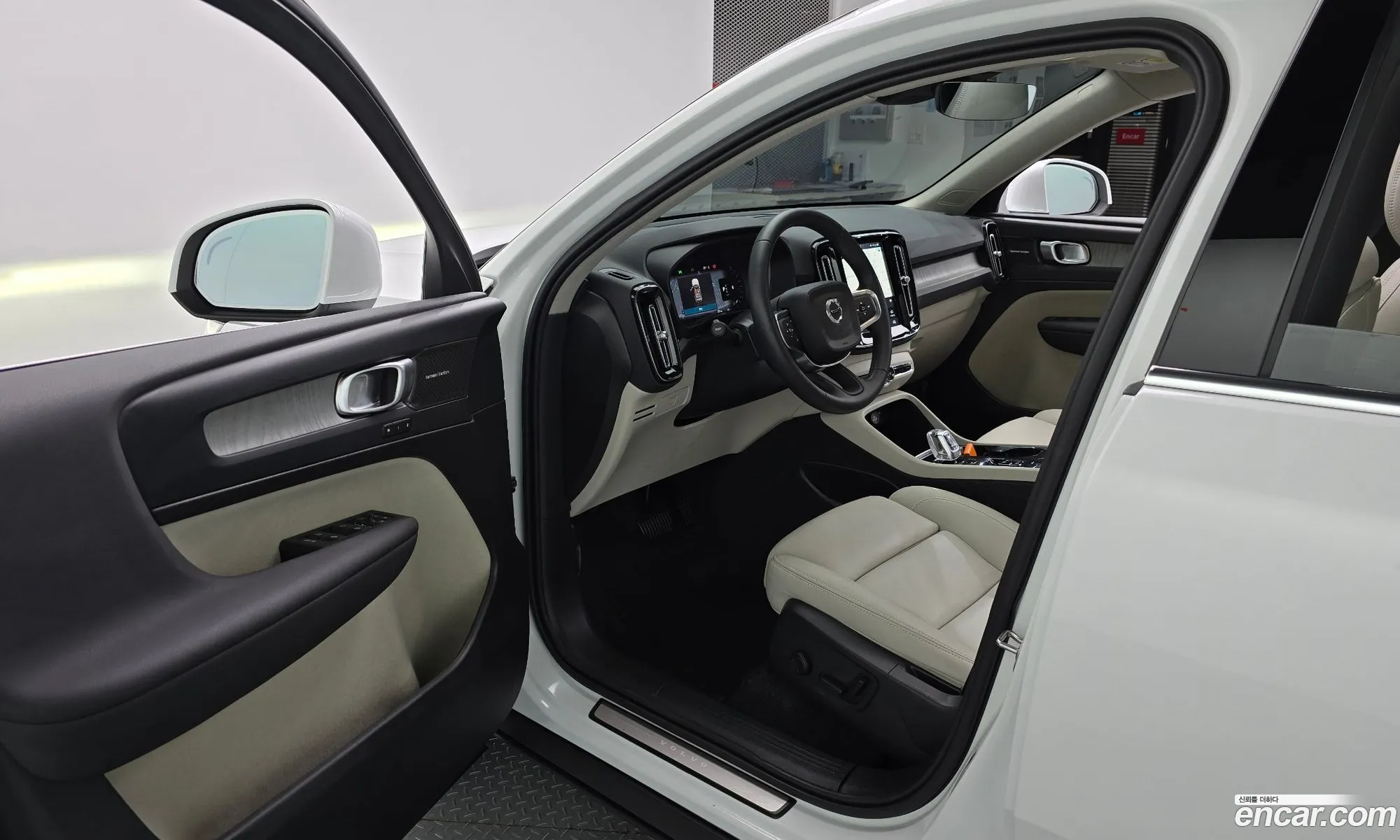 Volvo XC40 2024 — 26