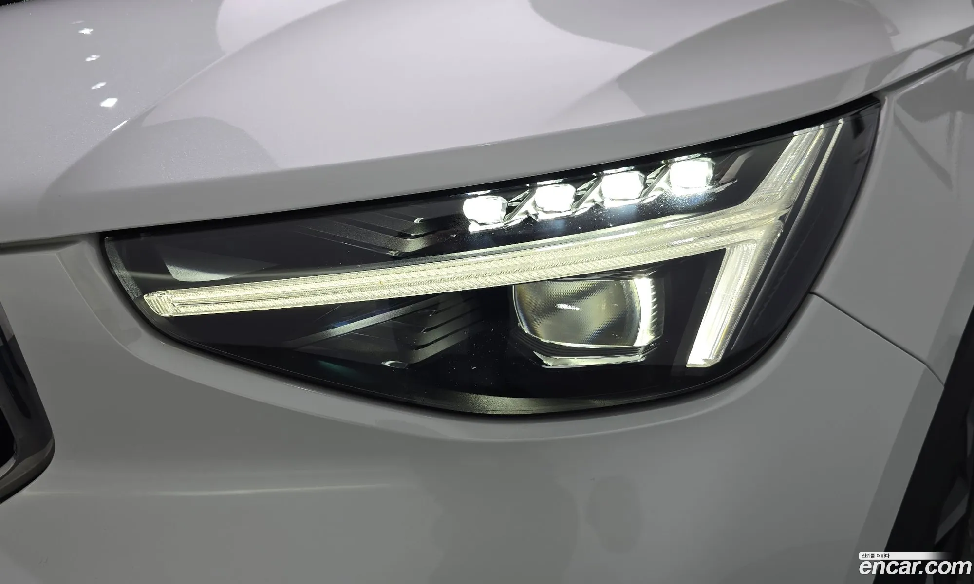 Volvo XC40 2024 — 9