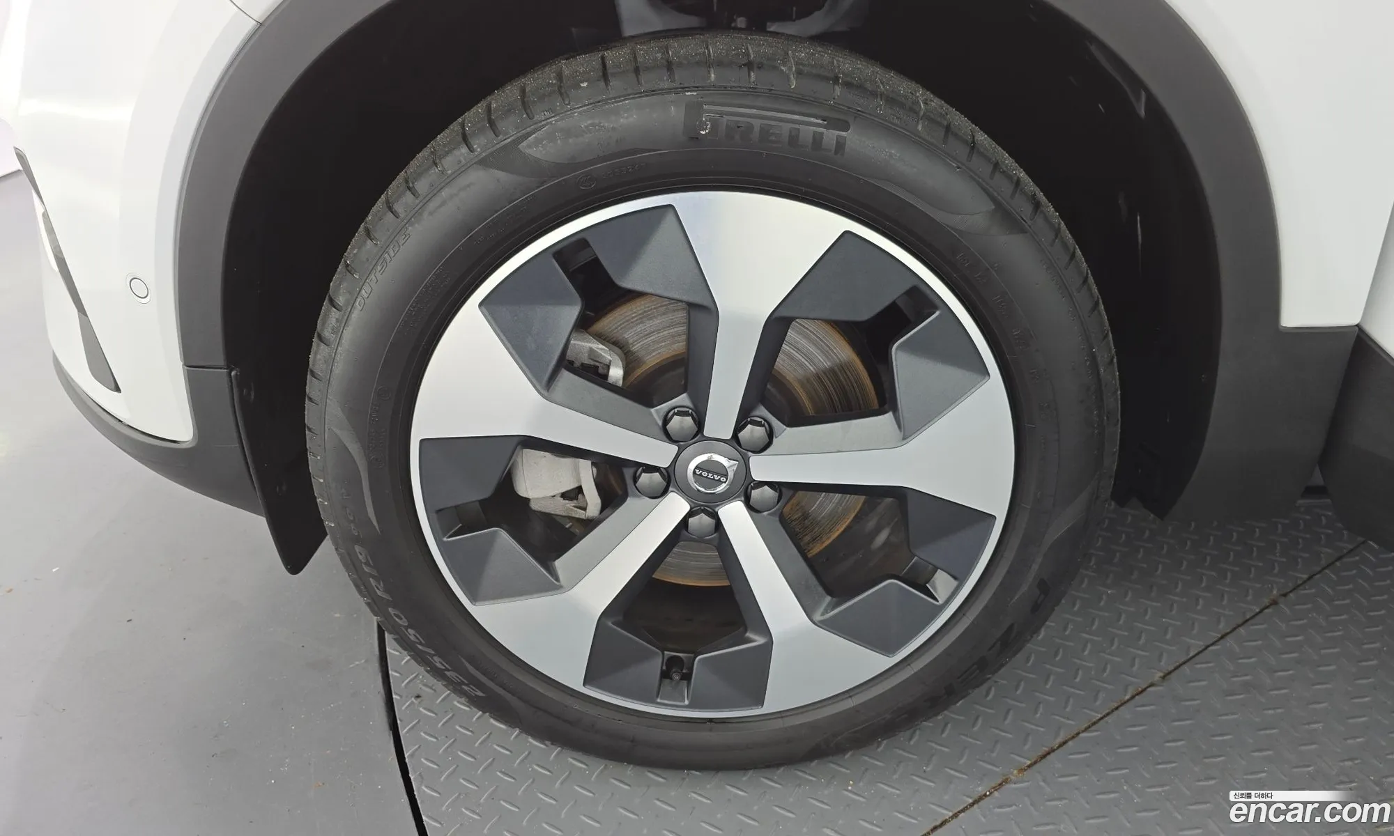 Volvo XC40 2024 — 16