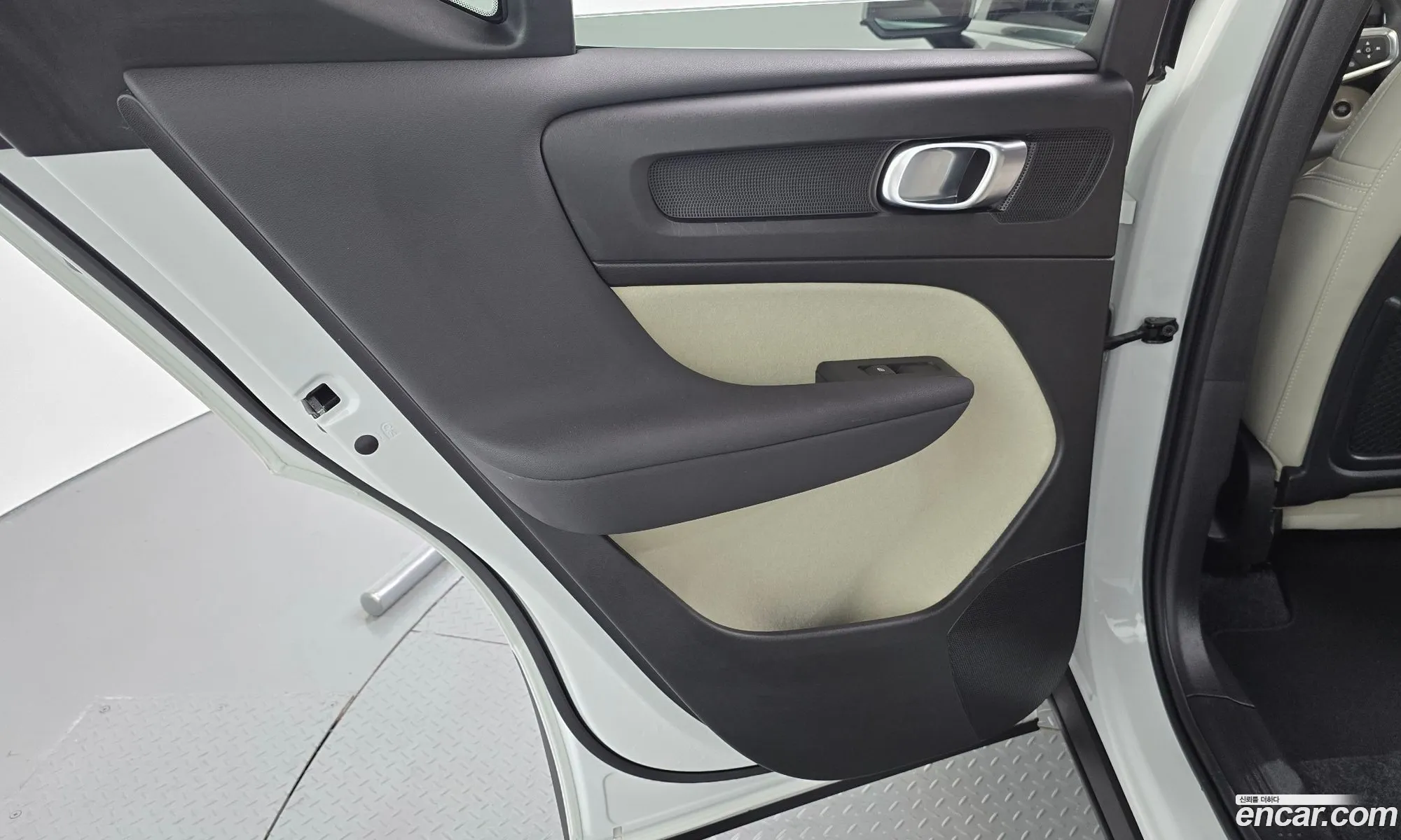 Volvo XC40 2024 — 14