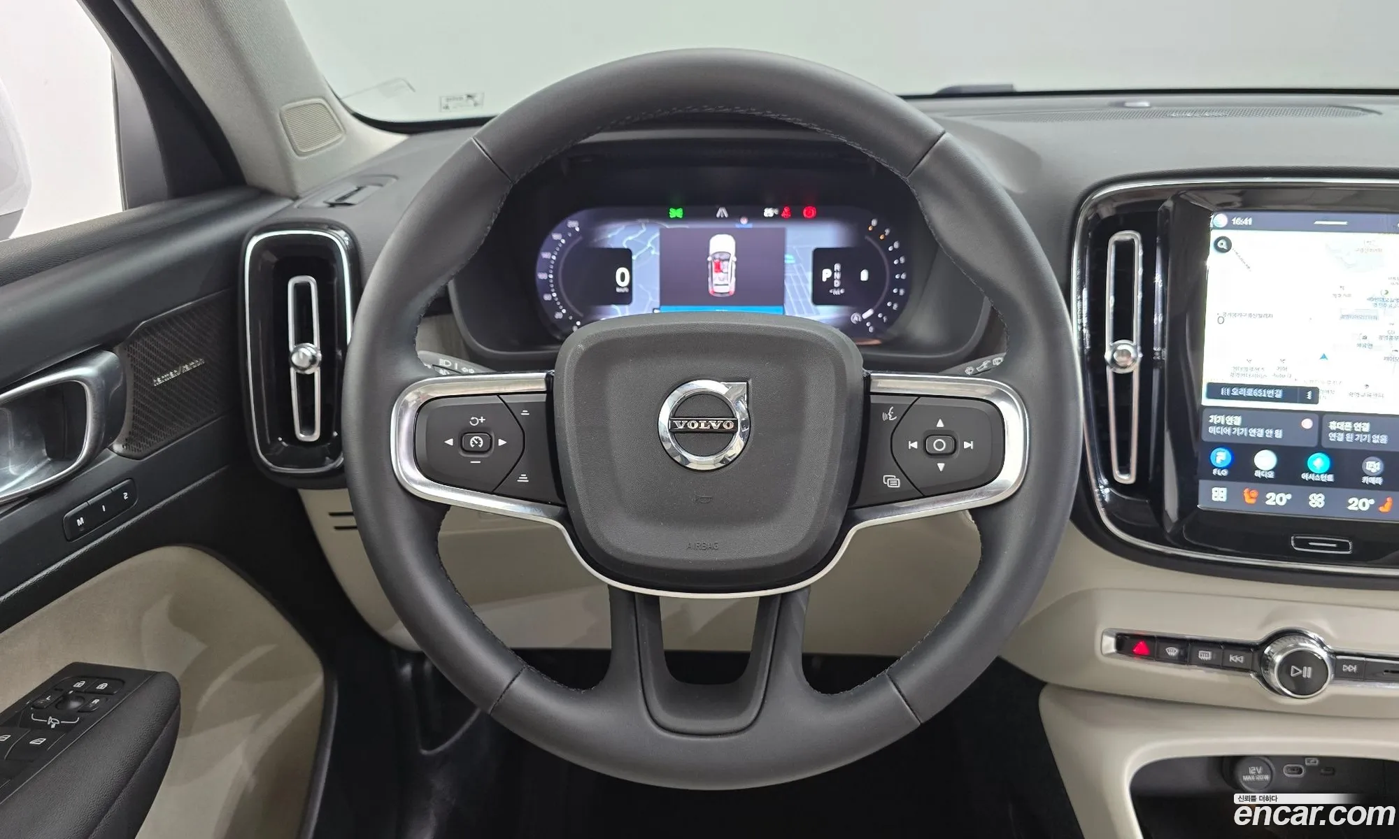 Volvo XC40 2024 — 5