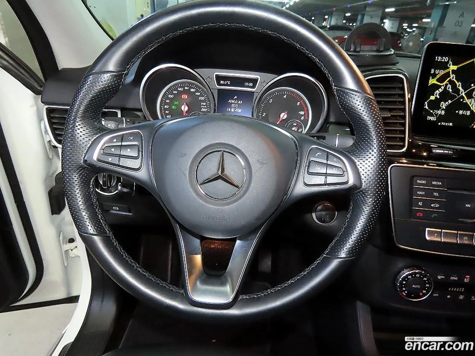 Mercedes-Benz GLE-Class W166 2016 — 17