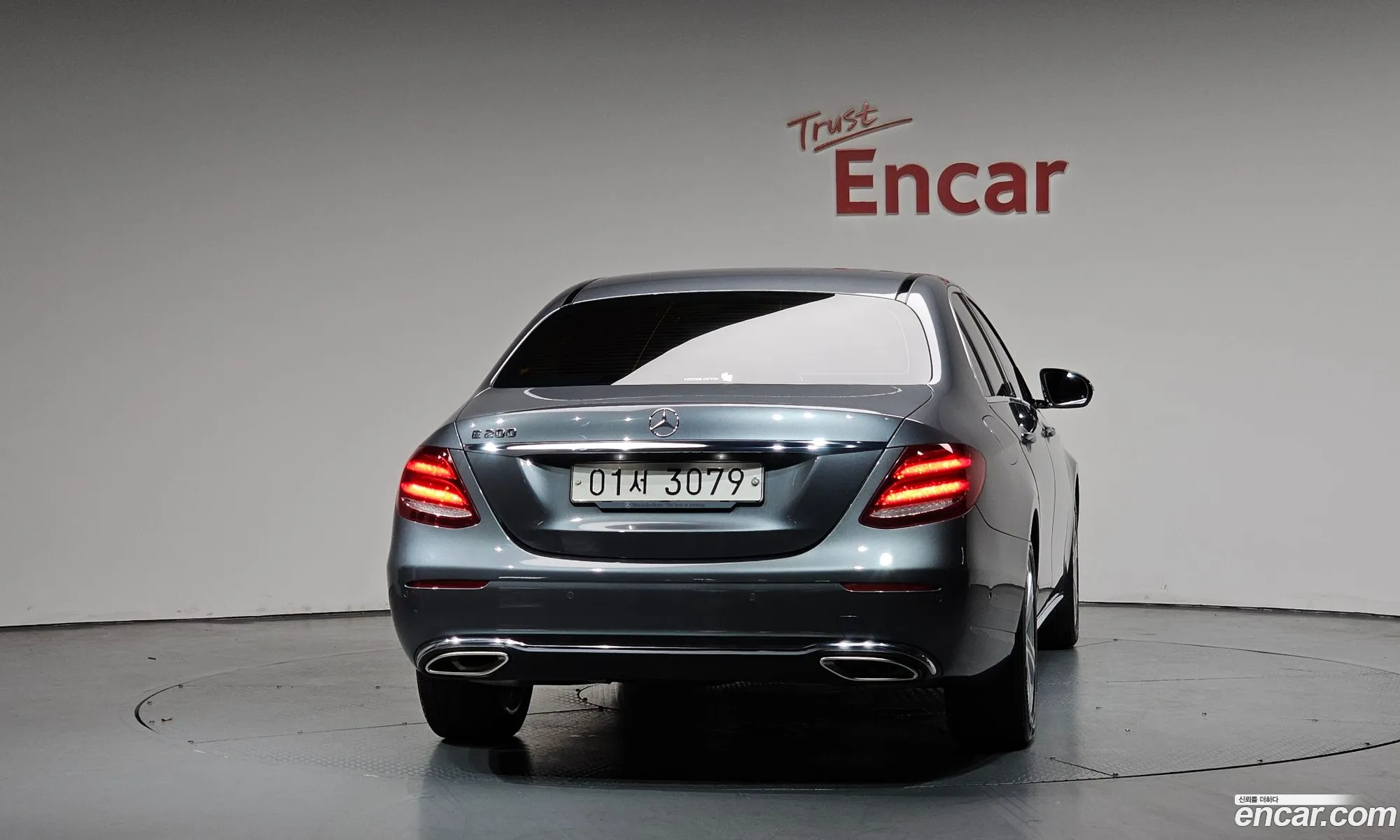 Mercedes-Benz E-Class W213 2017 WDDZF4CB4JA307828 — 4