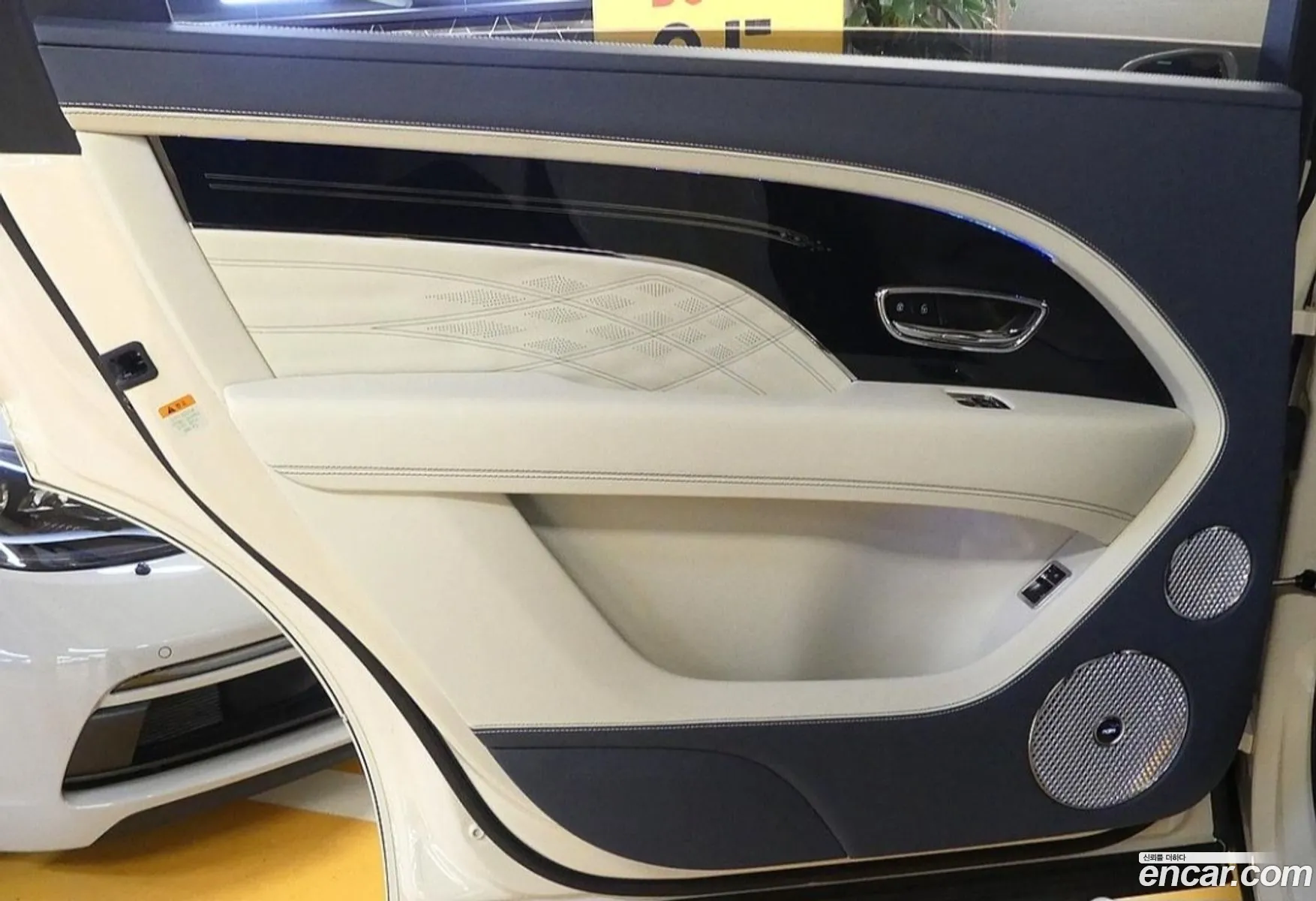 Bentley Bentayga 2024 — 11