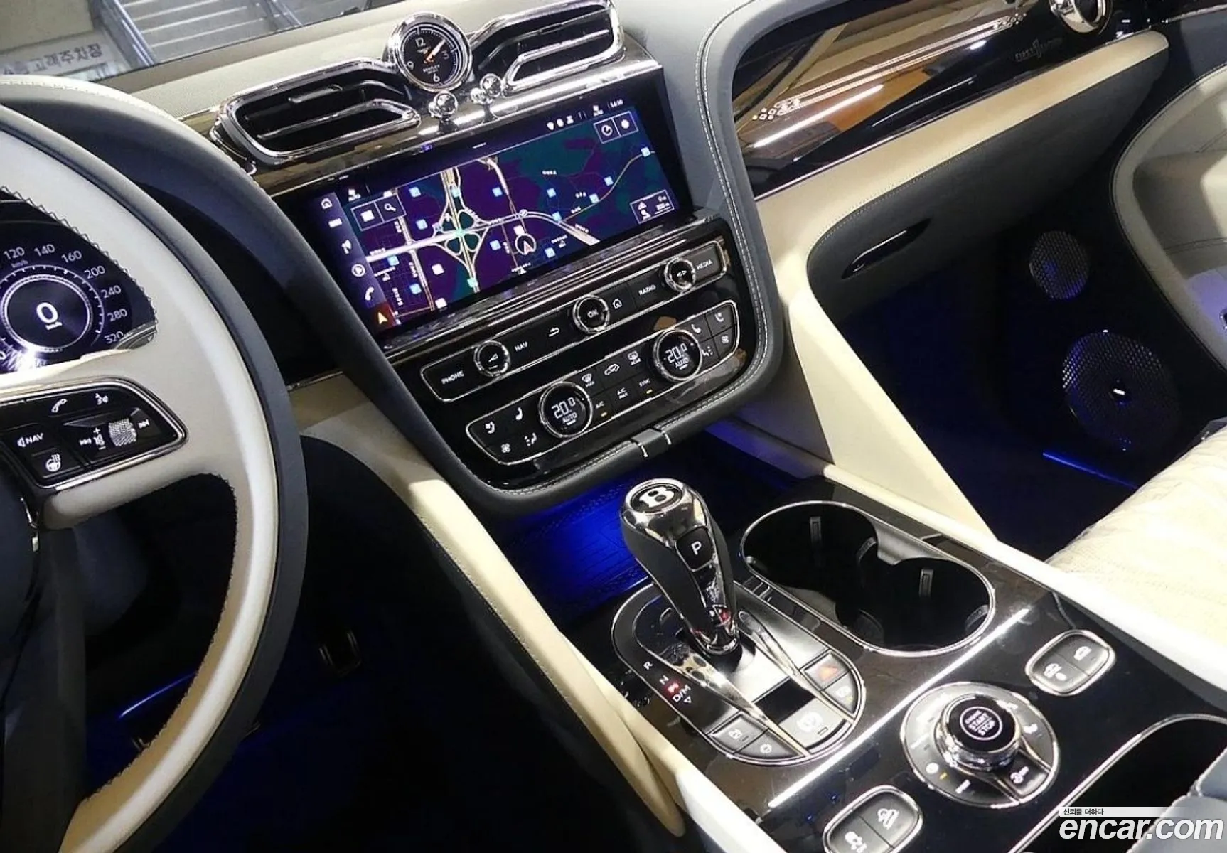 Bentley Bentayga 2024 — 16