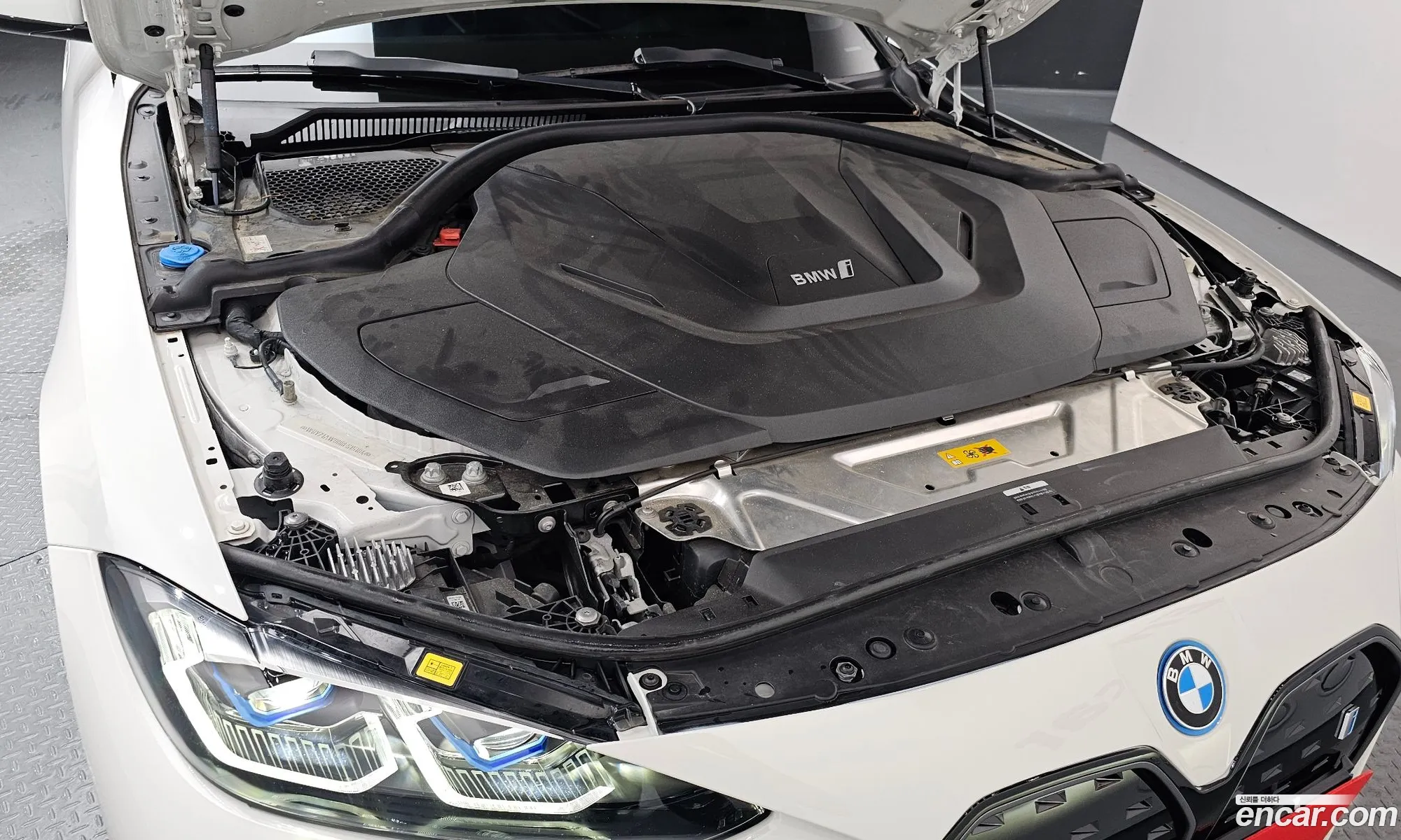 BMW i4 2024 WBY71AW00RFS15184 — 9