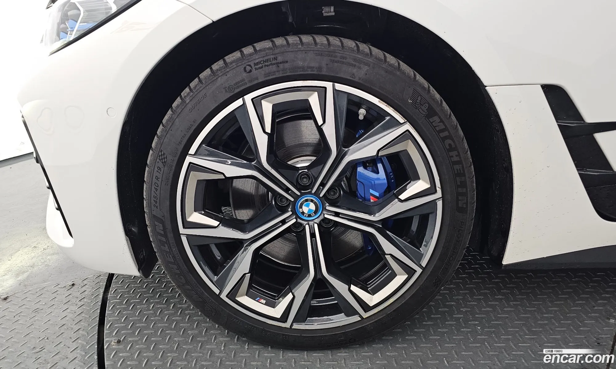 BMW i4 2024 WBY71AW00RFS15184 — 14