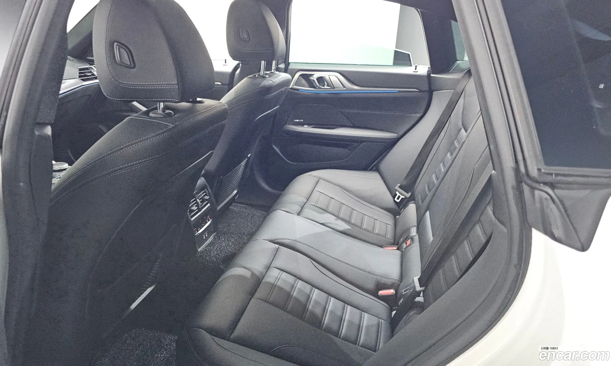 BMW i4 2024 WBY71AW00RFS15184 — 8
