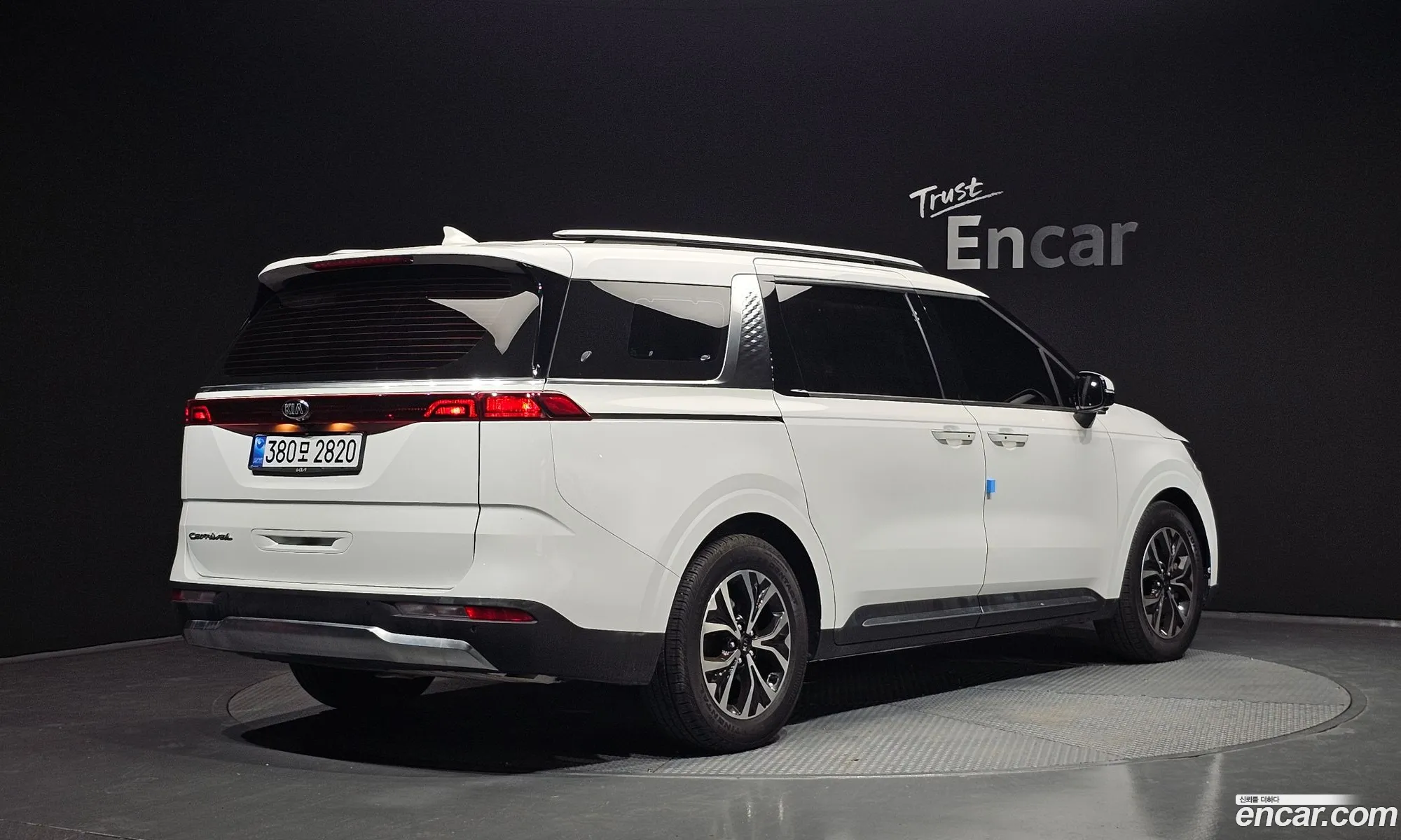 Kia Carnival 2021 KNANE81BBMS055385 — 18